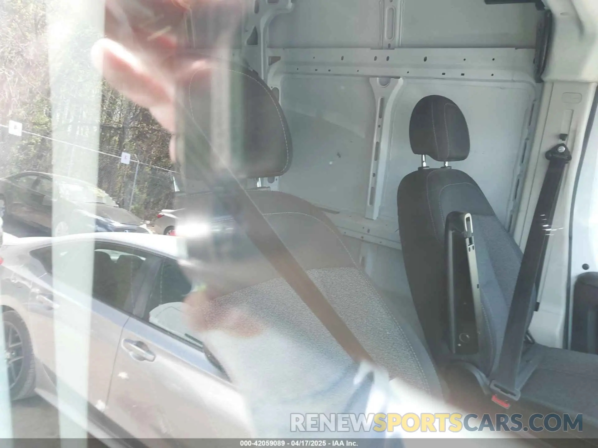 8 Photograph of a damaged car 3C6TRVDG1LE101543 RAM PROMASTER 2500 2020