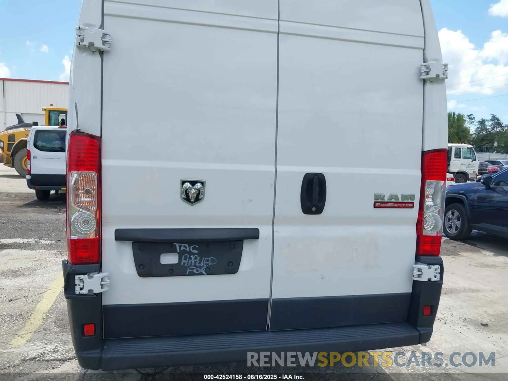 16 Photograph of a damaged car 3C6TRVDG3LE101219 RAM PROMASTER 2500 2020