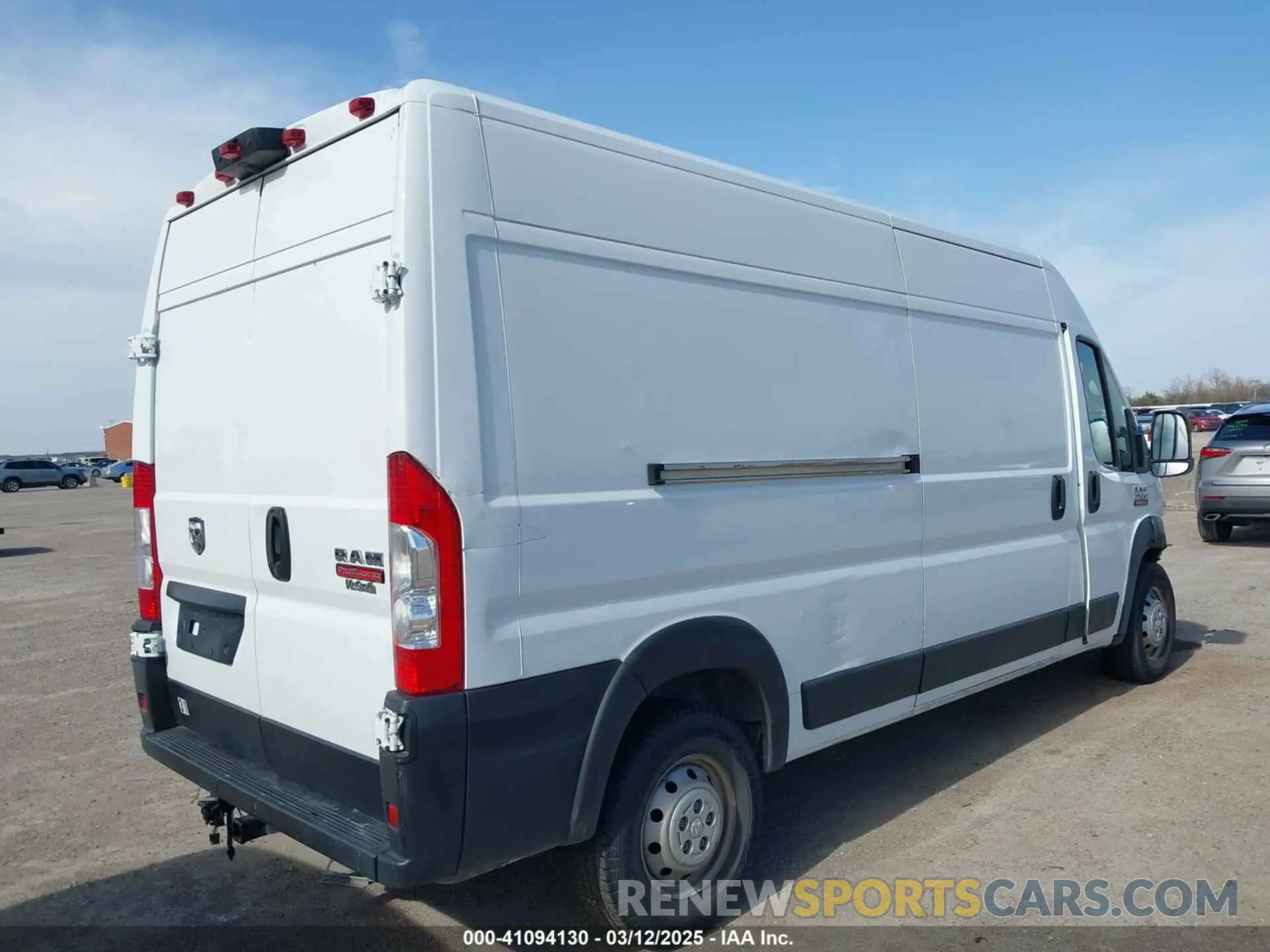 4 Photograph of a damaged car 3C6TRVDG4LE128073 RAM PROMASTER 2500 2020