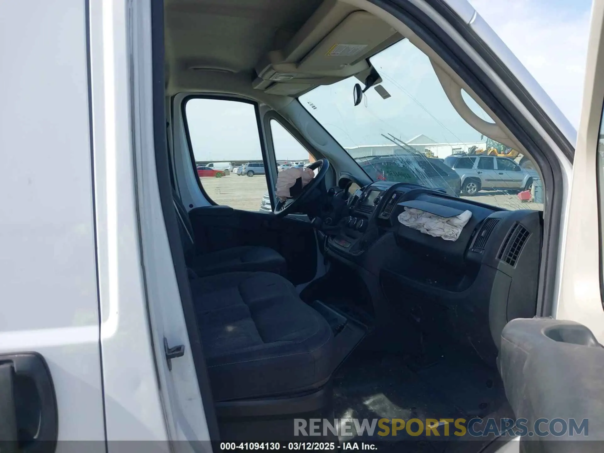 5 Photograph of a damaged car 3C6TRVDG4LE128073 RAM PROMASTER 2500 2020