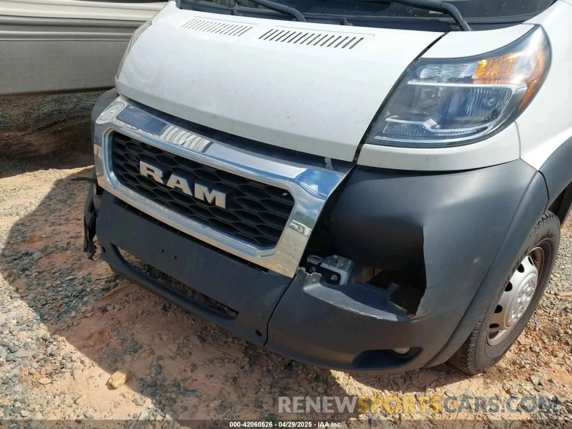 6 Photograph of a damaged car 3C6TRVDG5LE115932 RAM PROMASTER 2500 2020