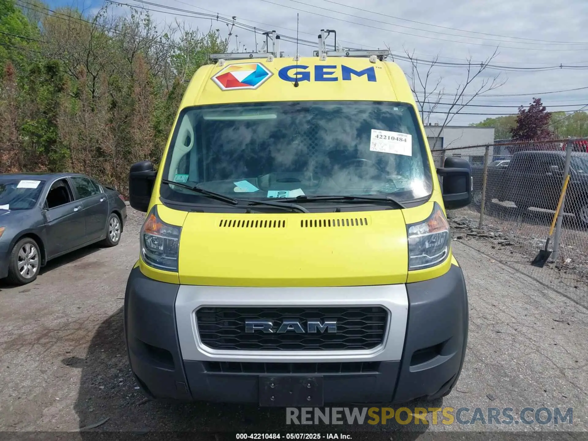 12 Photograph of a damaged car 3C6TRVDG8LE130666 RAM PROMASTER 2500 2020