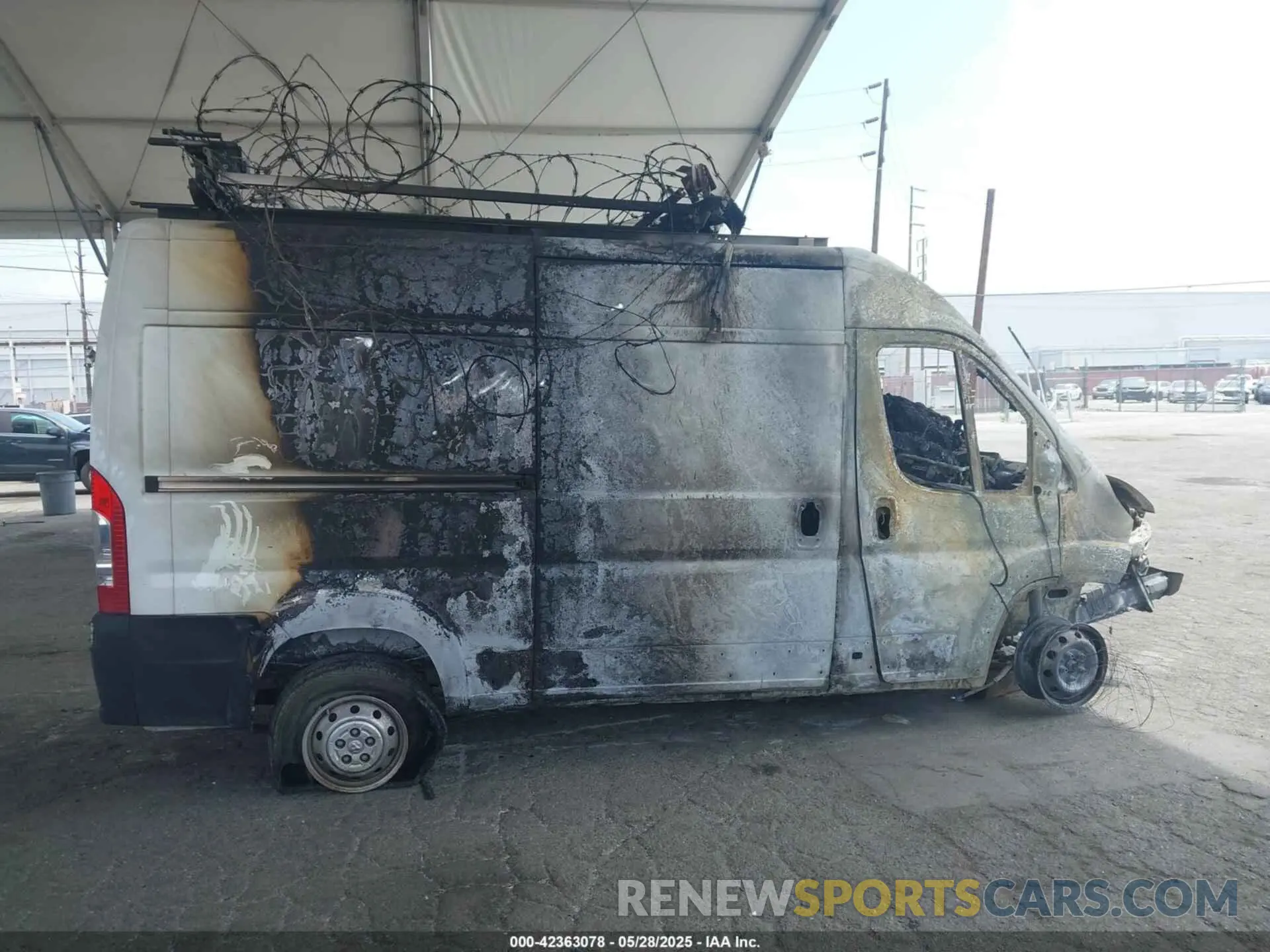 13 Photograph of a damaged car 3C6ERVCG7ME500596 RAM PROMASTER 2500 2021