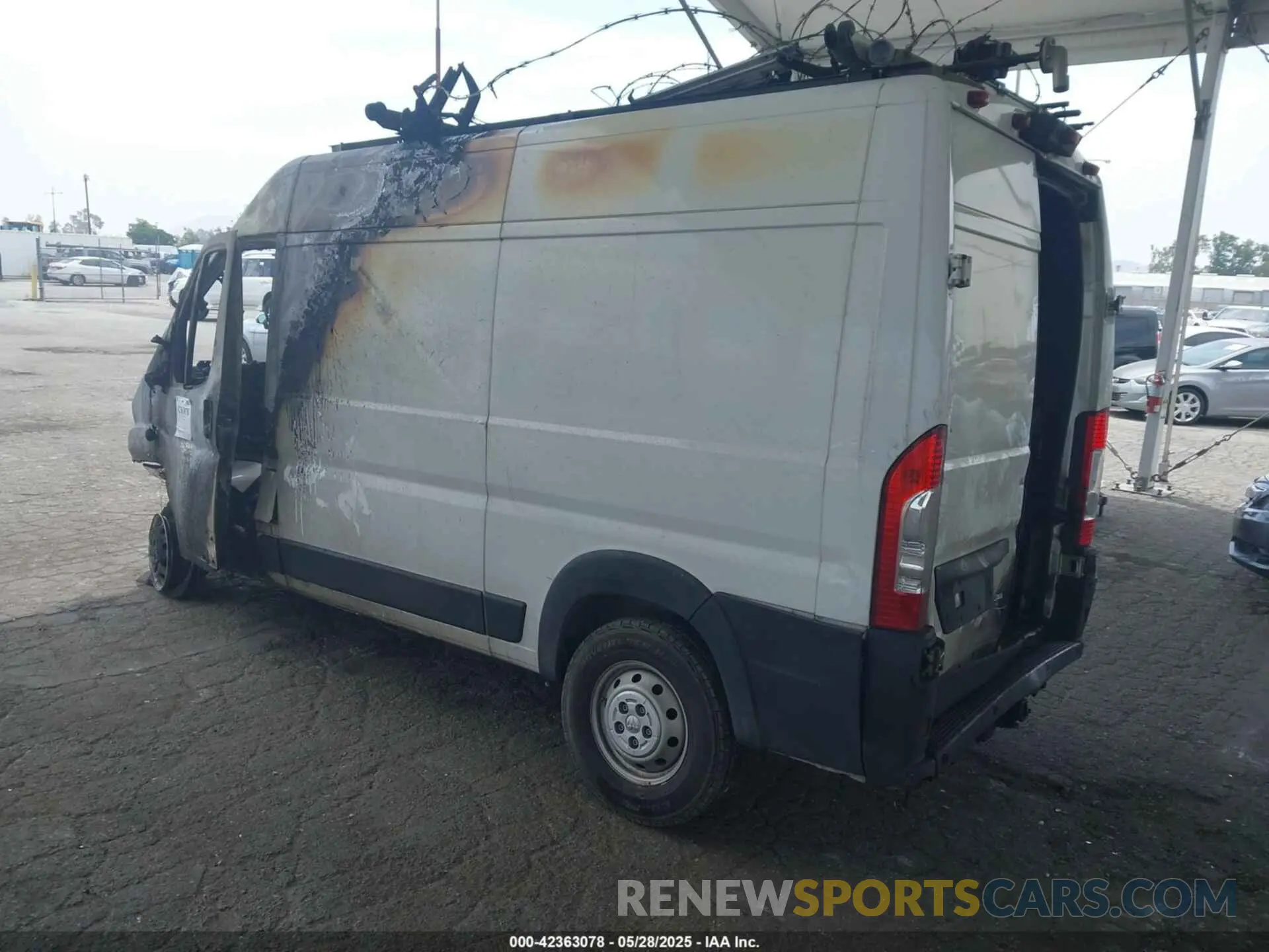3 Photograph of a damaged car 3C6ERVCG7ME500596 RAM PROMASTER 2500 2021