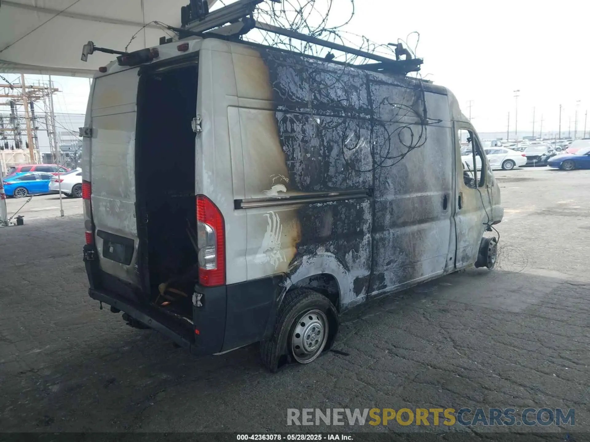 4 Photograph of a damaged car 3C6ERVCG7ME500596 RAM PROMASTER 2500 2021