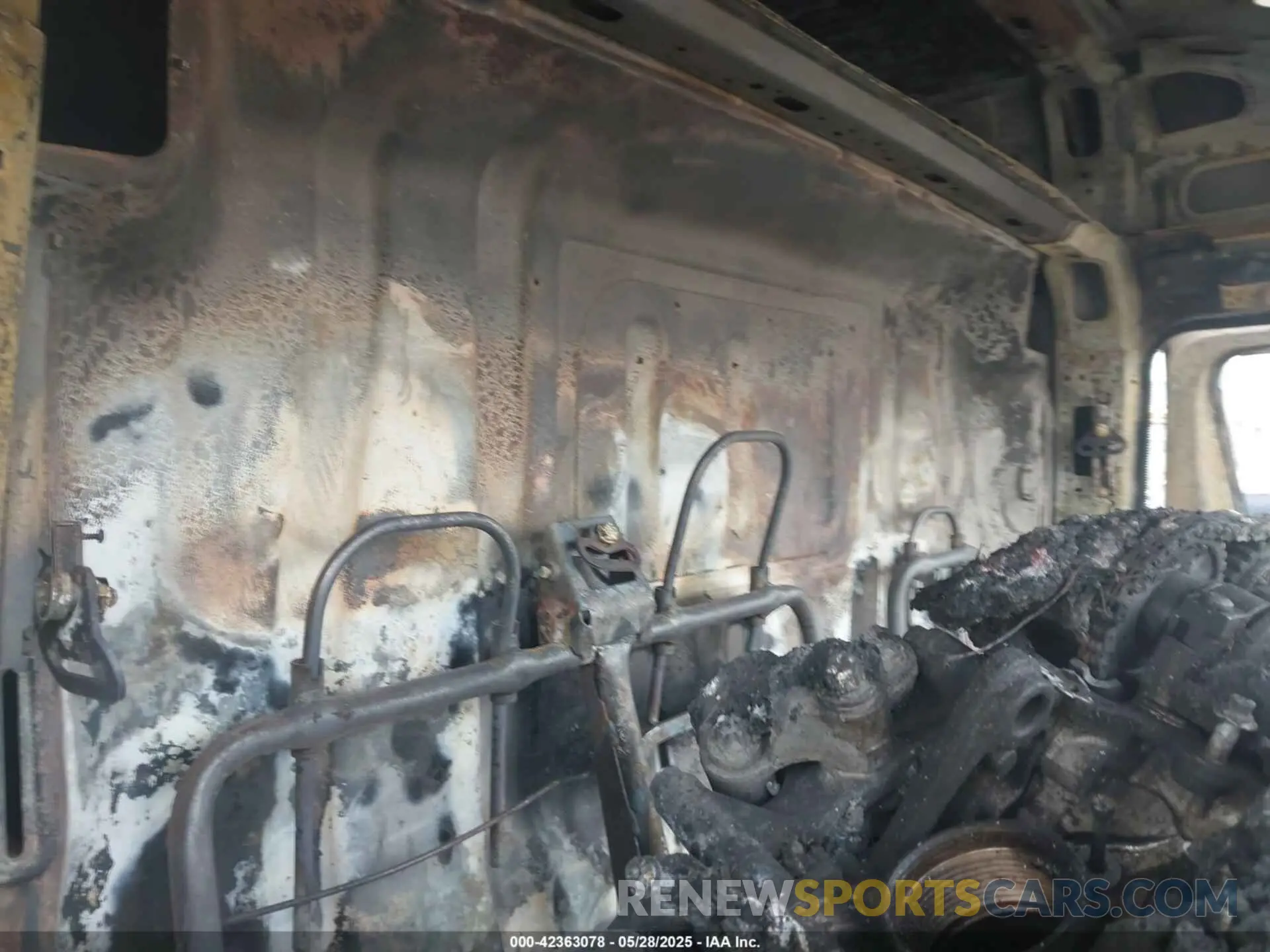 8 Photograph of a damaged car 3C6ERVCG7ME500596 RAM PROMASTER 2500 2021