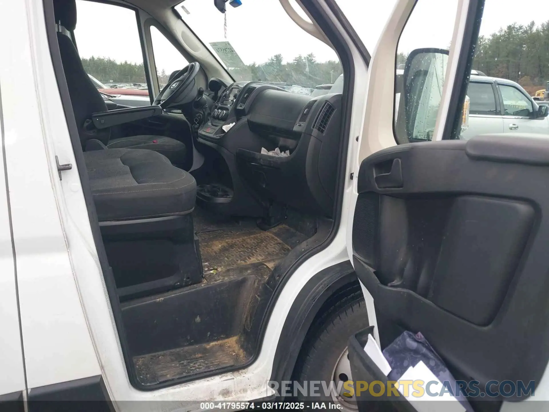 5 Photograph of a damaged car 3C6ERVDG3ME504577 RAM PROMASTER 2500 2021