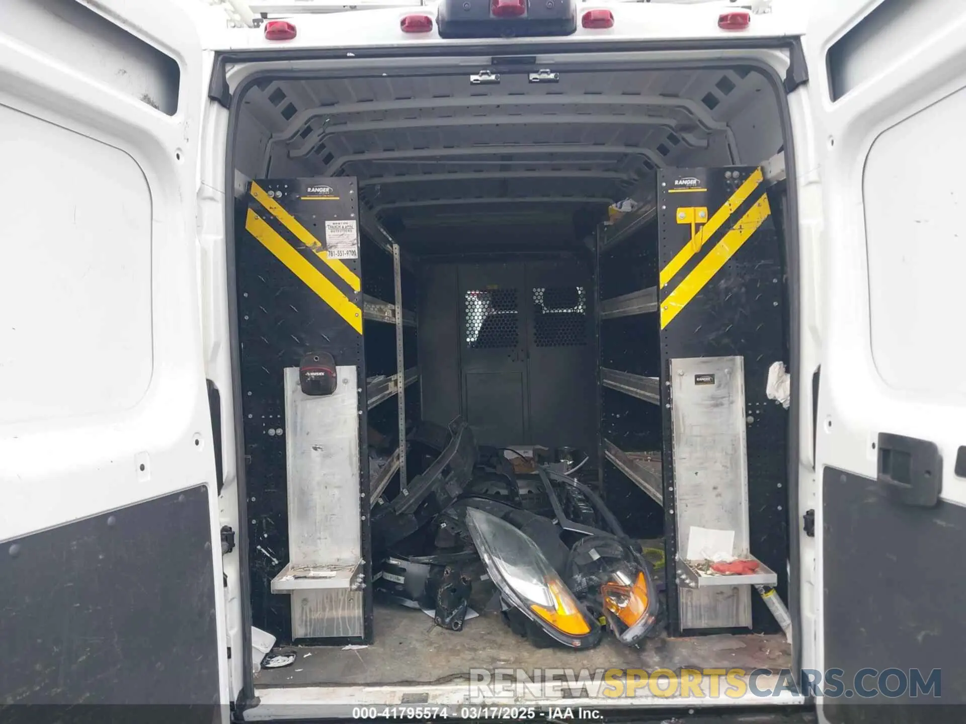 8 Photograph of a damaged car 3C6ERVDG3ME504577 RAM PROMASTER 2500 2021