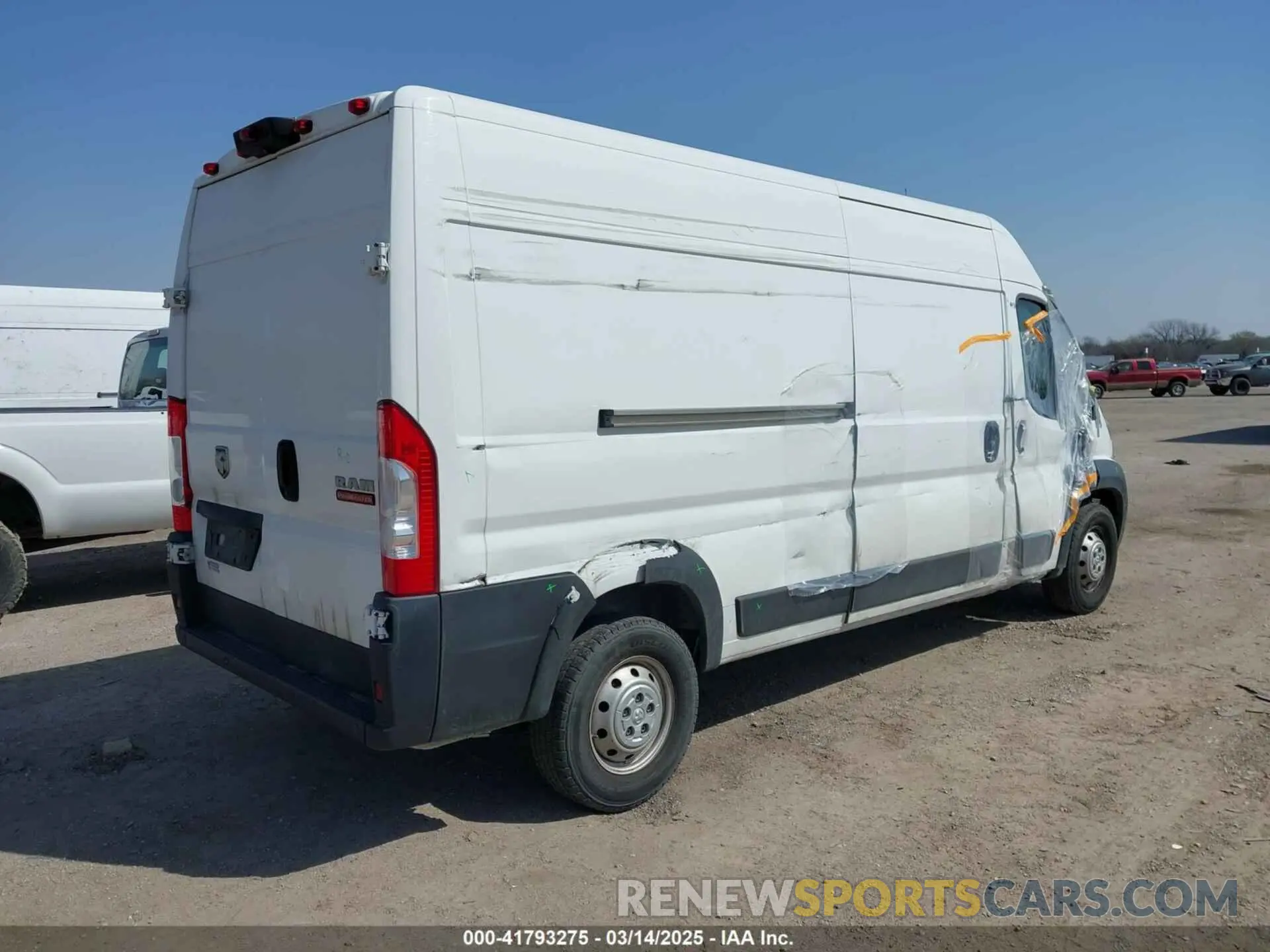 4 Photograph of a damaged car 3C6LRVDG0ME513129 RAM PROMASTER 2500 2021