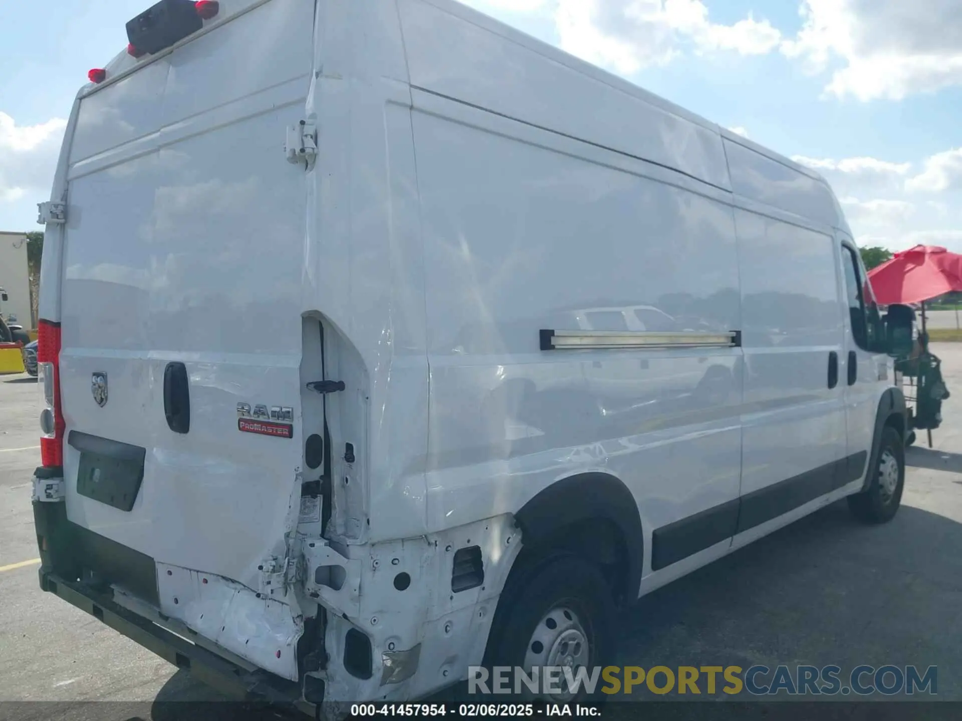 10 Photograph of a damaged car 3C6LRVDG0ME555574 RAM PROMASTER 2500 2021