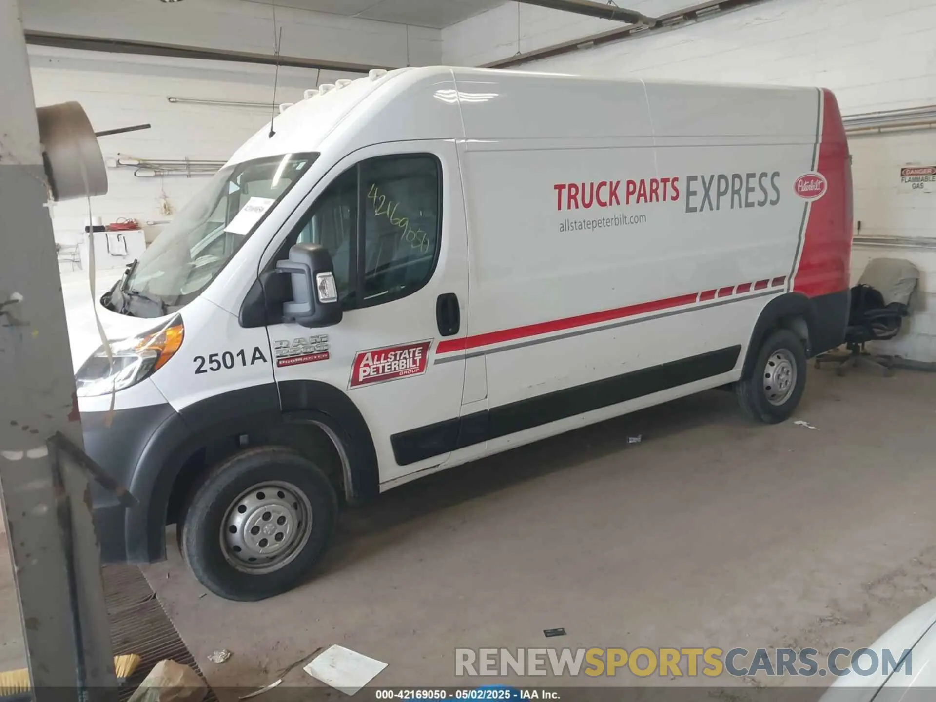 2 Photograph of a damaged car 3C6LRVDG1ME528271 RAM PROMASTER 2500 2021