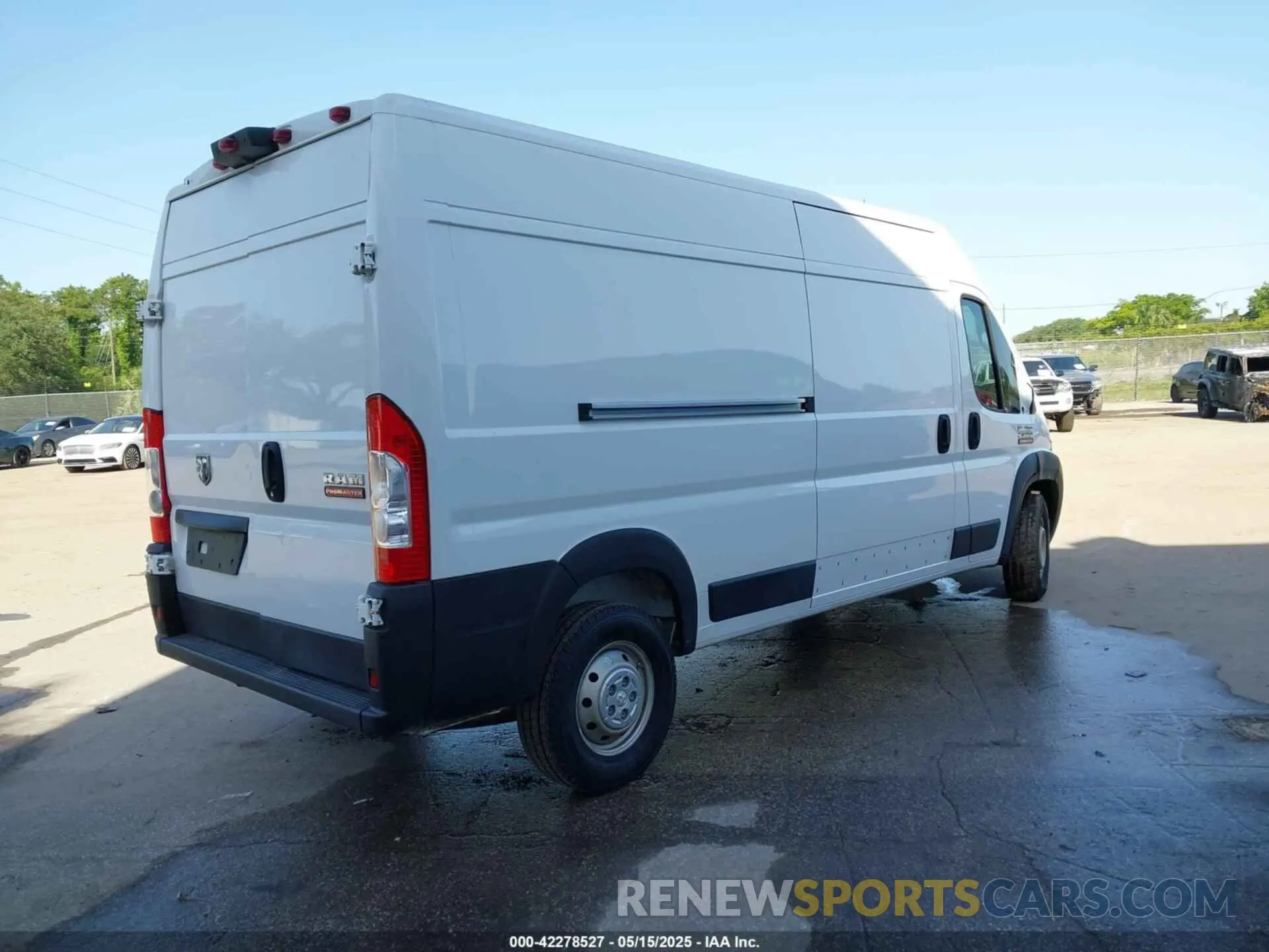 4 Photograph of a damaged car 3C6LRVDG4ME508578 RAM PROMASTER 2500 2021