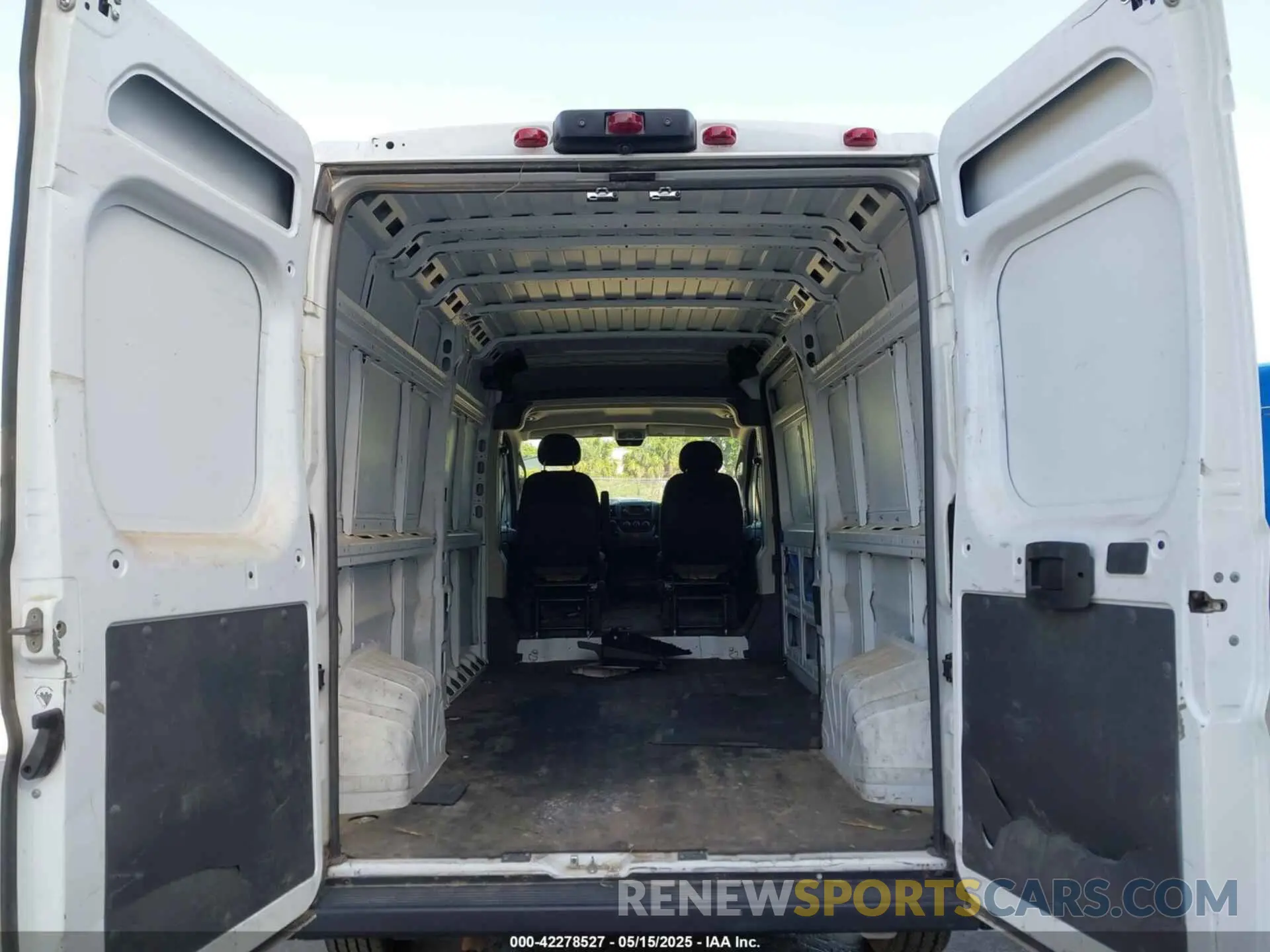 8 Photograph of a damaged car 3C6LRVDG4ME508578 RAM PROMASTER 2500 2021