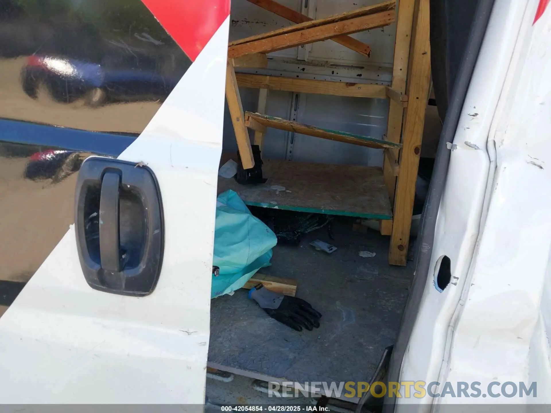 8 Photograph of a damaged car 3C6LRVDG4ME510878 RAM PROMASTER 2500 2021