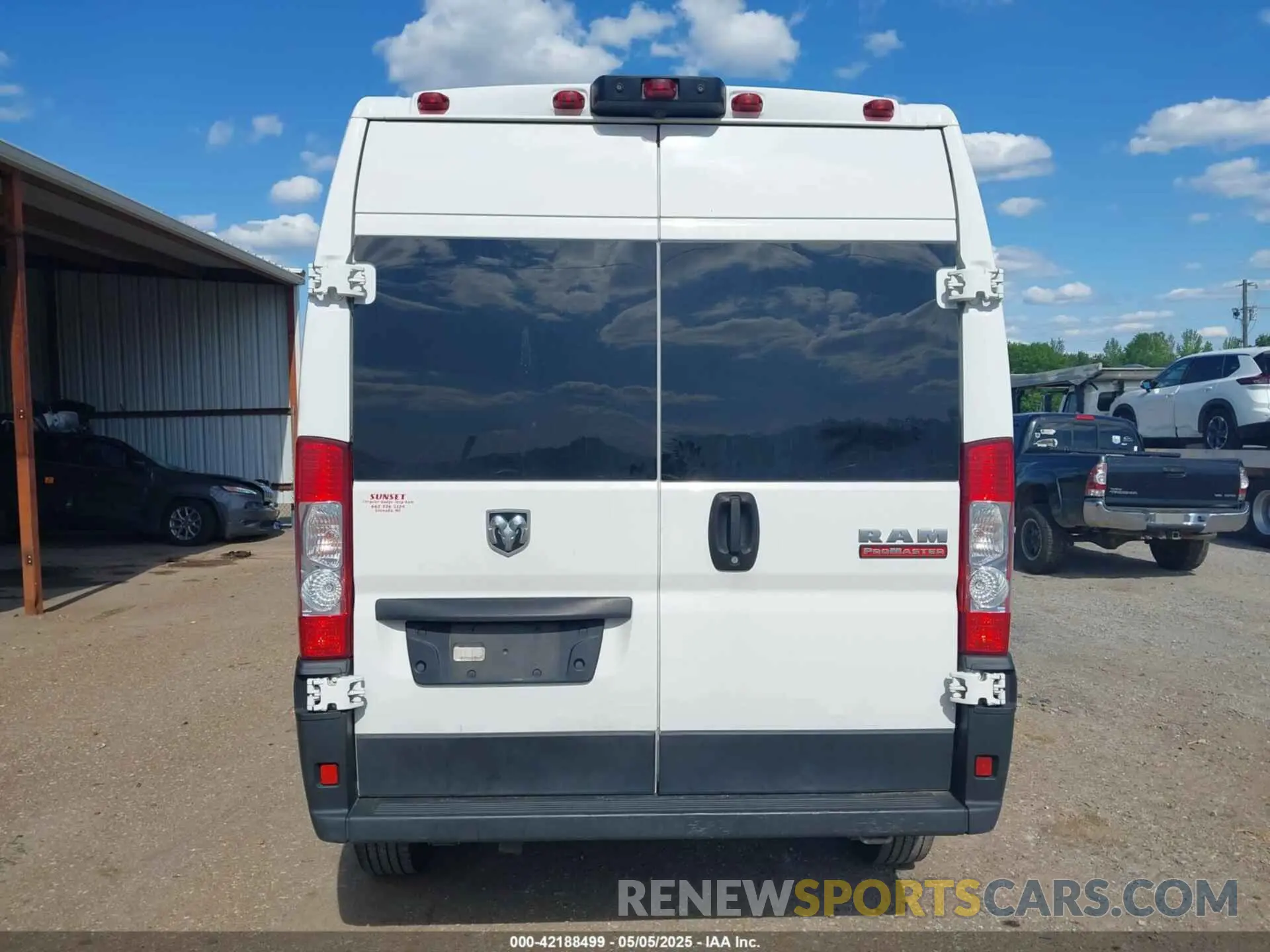 16 Photograph of a damaged car 3C6LRVDG4ME528135 RAM PROMASTER 2500 2021