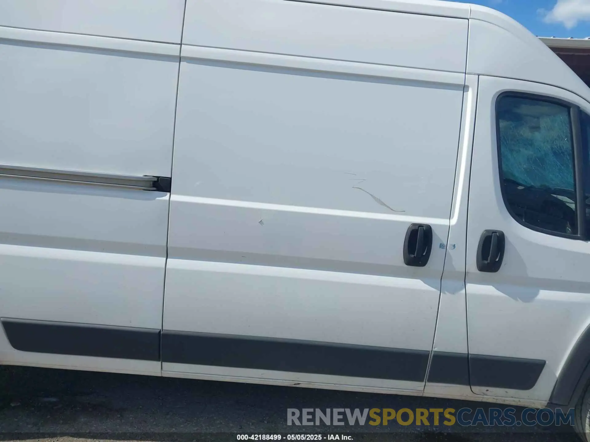 8 Photograph of a damaged car 3C6LRVDG4ME528135 RAM PROMASTER 2500 2021