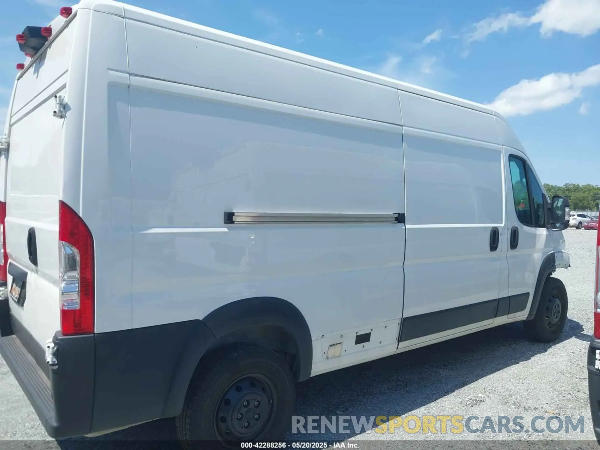 13 Photograph of a damaged car 3C6LRVDG4ME566335 RAM PROMASTER 2500 2021