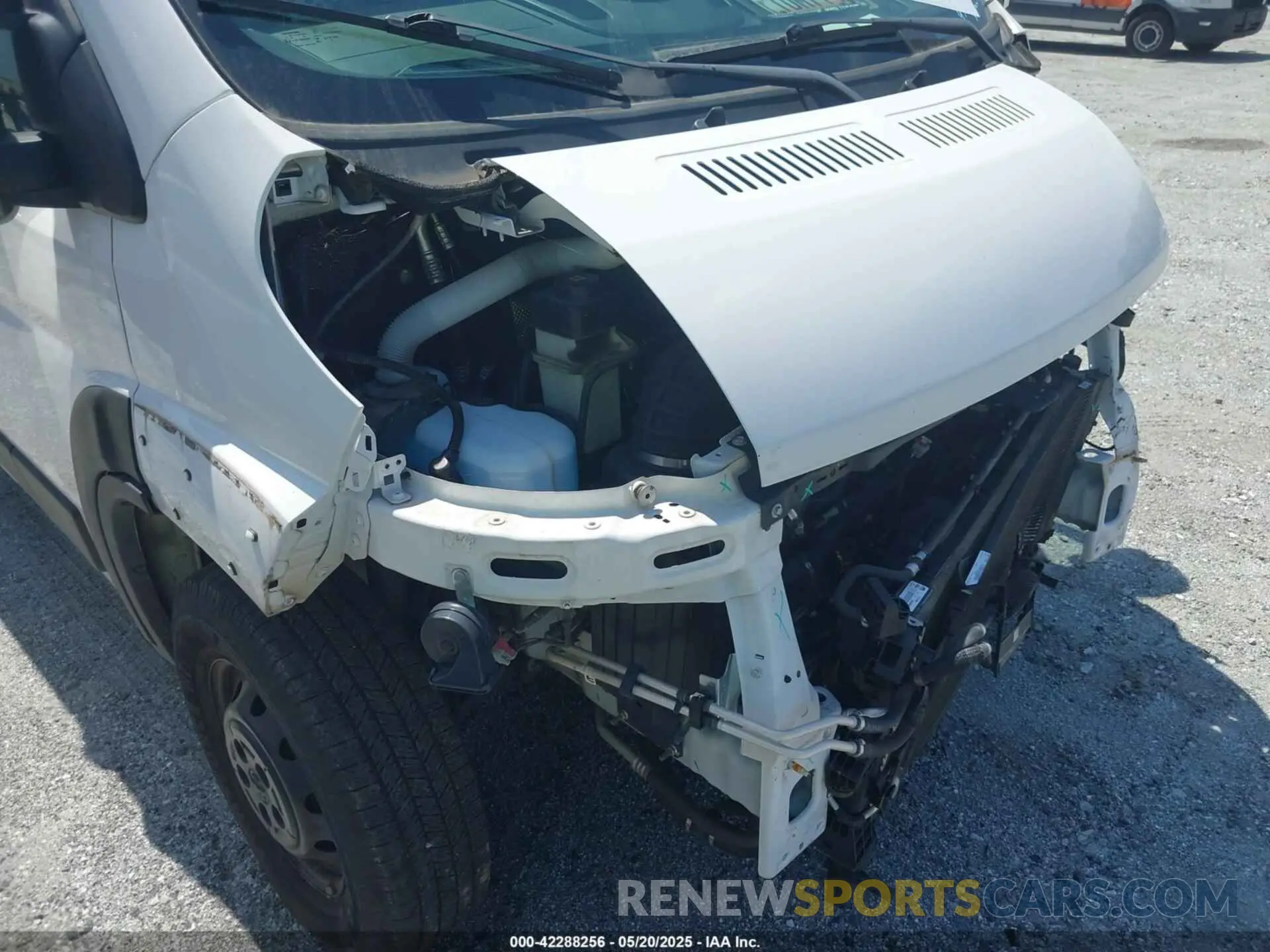 17 Photograph of a damaged car 3C6LRVDG4ME566335 RAM PROMASTER 2500 2021