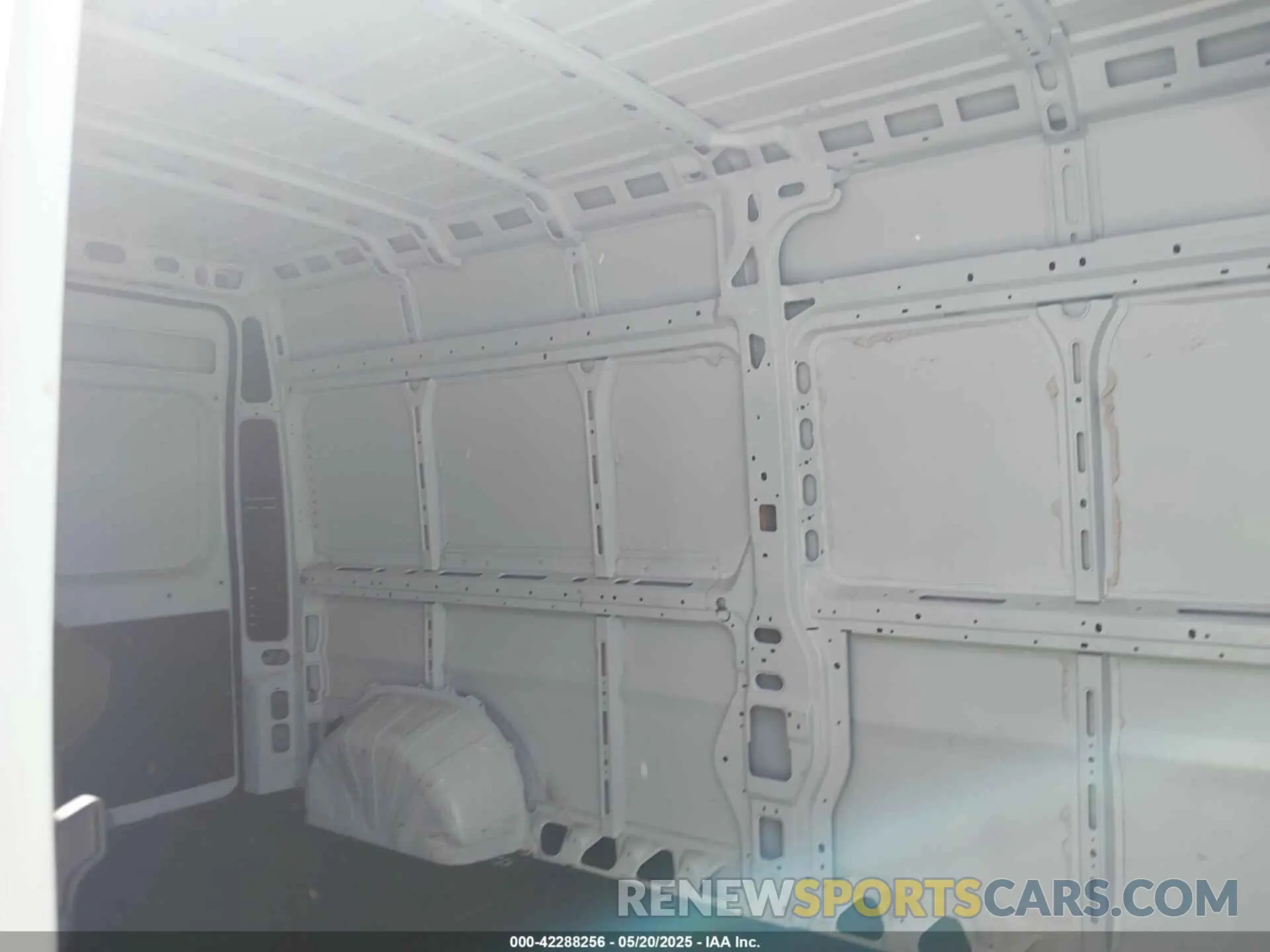 8 Photograph of a damaged car 3C6LRVDG4ME566335 RAM PROMASTER 2500 2021