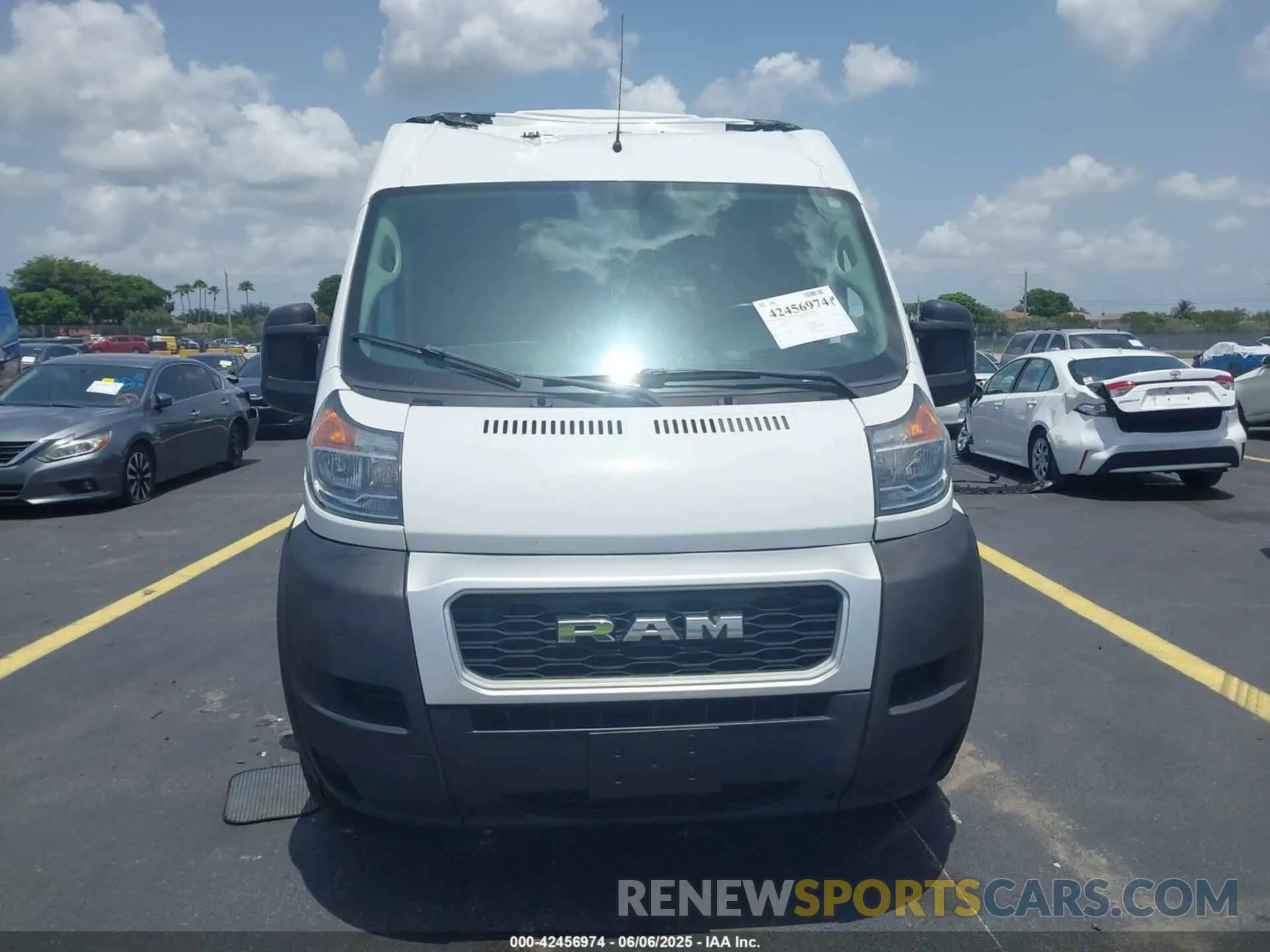 12 Photograph of a damaged car 3C6LRVDG5ME543811 RAM PROMASTER 2500 2021