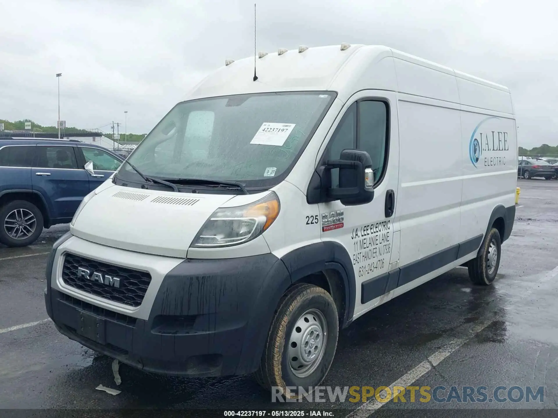 2 Photograph of a damaged car 3C6LRVDG5ME576517 RAM PROMASTER 2500 2021