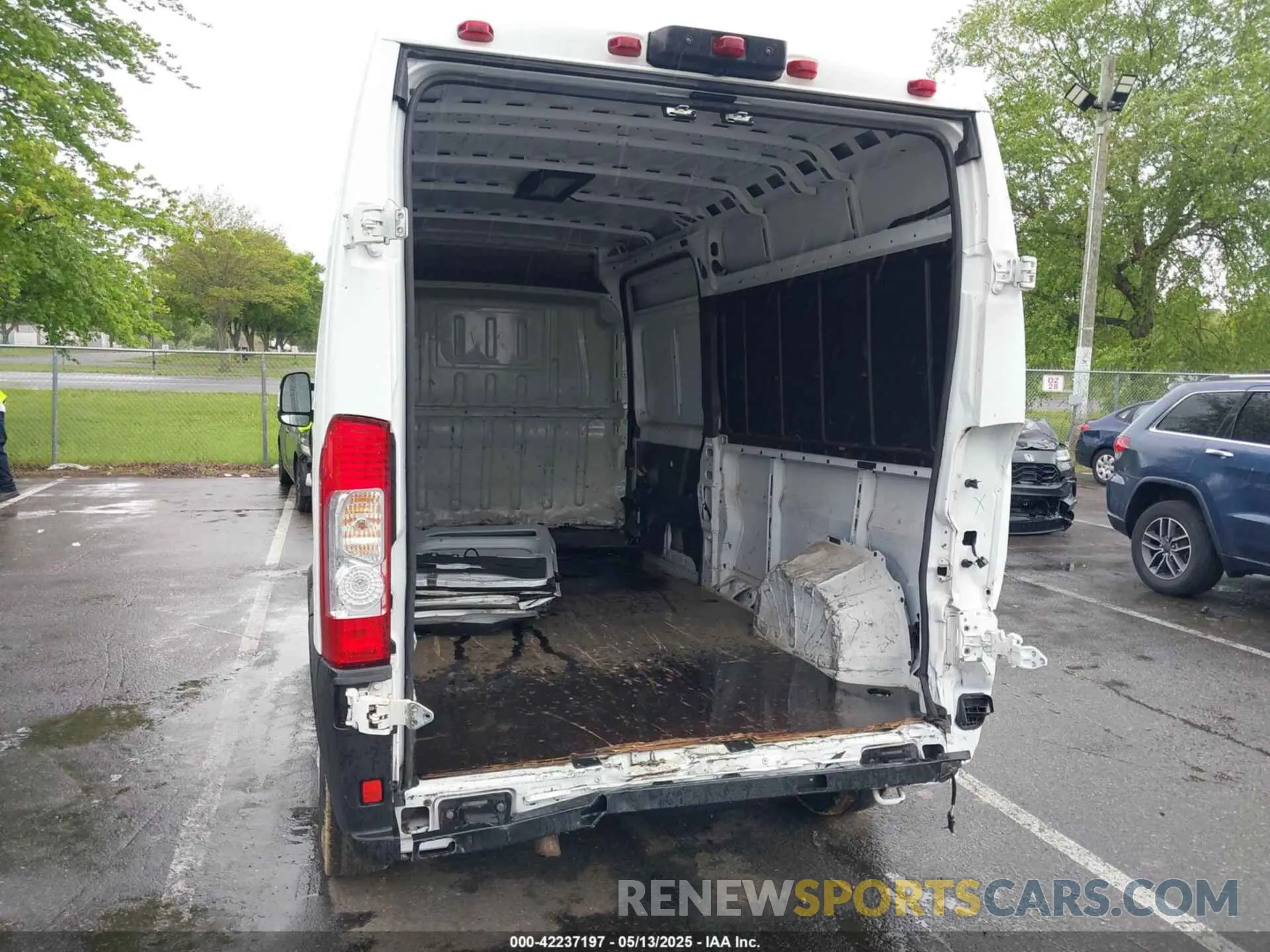 6 Photograph of a damaged car 3C6LRVDG5ME576517 RAM PROMASTER 2500 2021