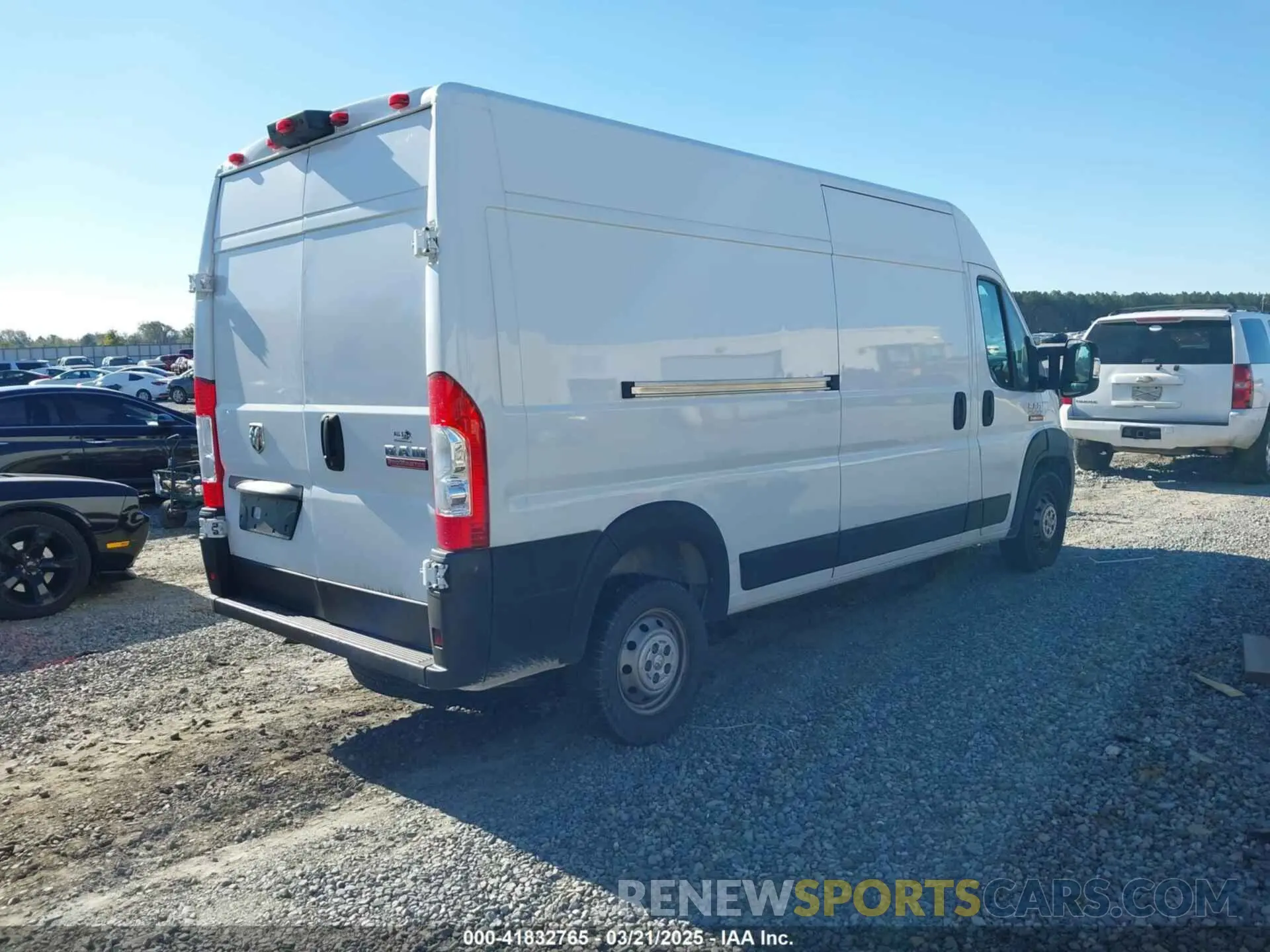 4 Photograph of a damaged car 3C6LRVDG6ME520408 RAM PROMASTER 2500 2021