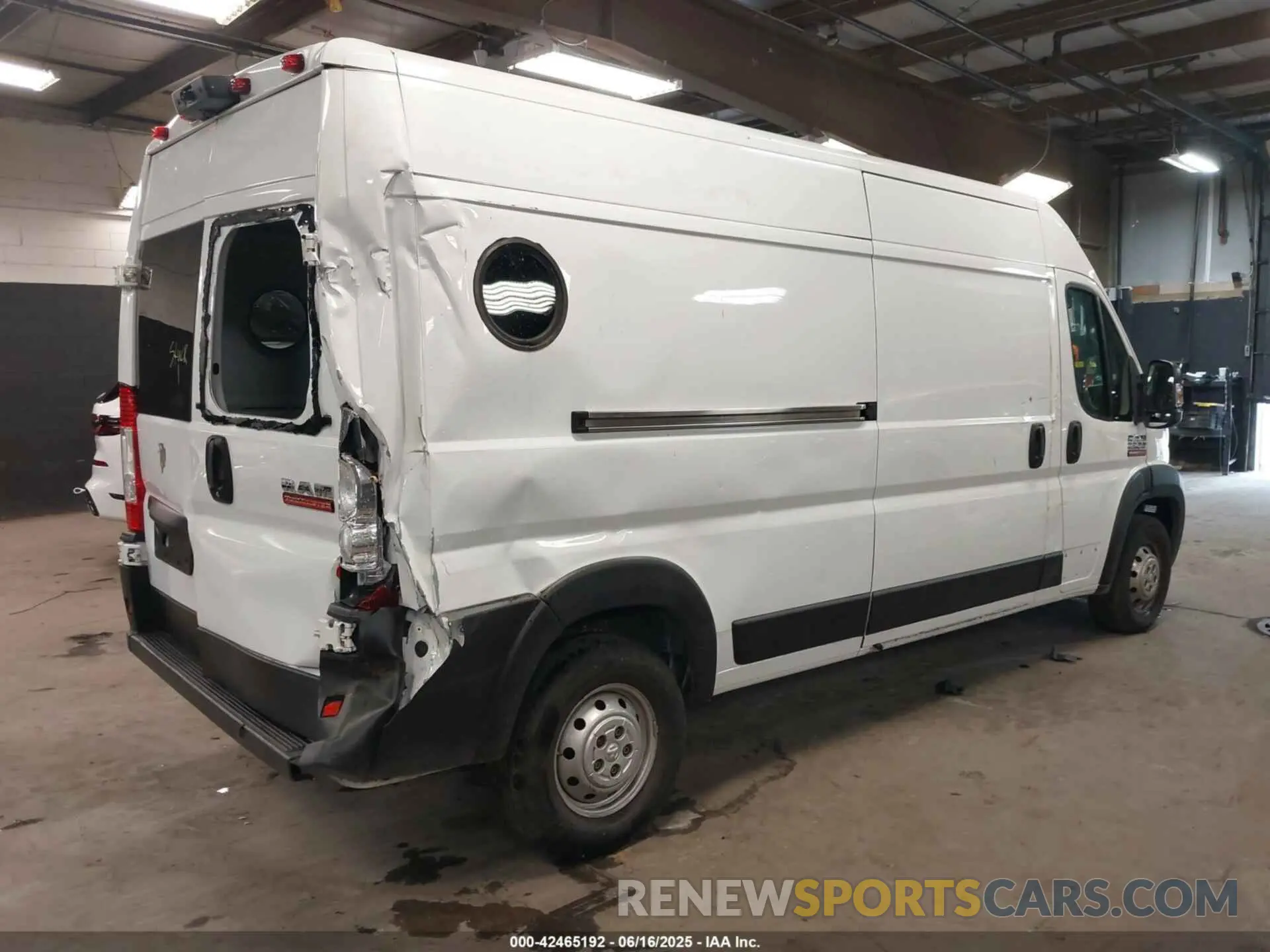 4 Photograph of a damaged car 3C6LRVDG6ME521560 RAM PROMASTER 2500 2021