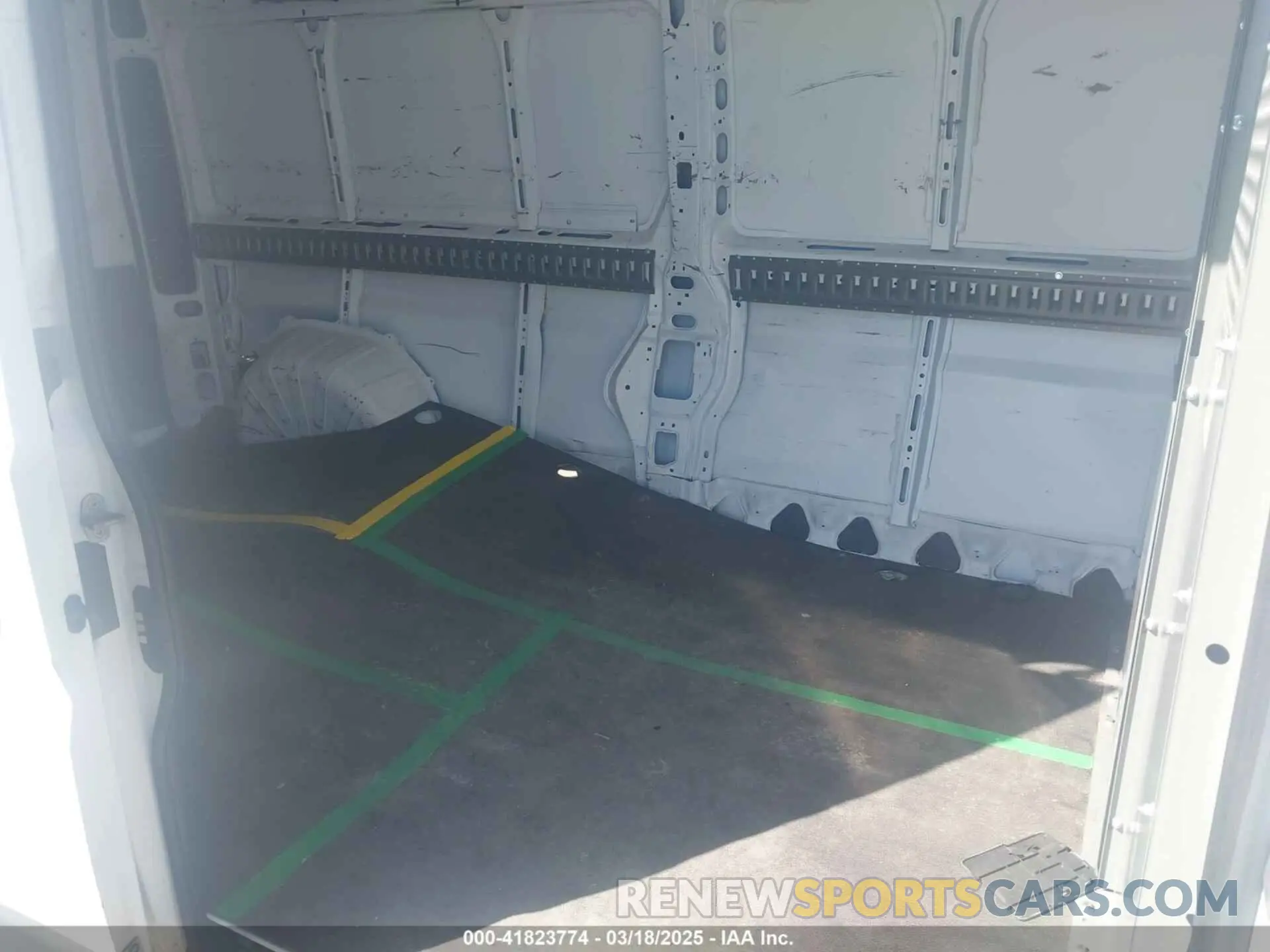 8 Photograph of a damaged car 3C6LRVDG6ME559029 RAM PROMASTER 2500 2021