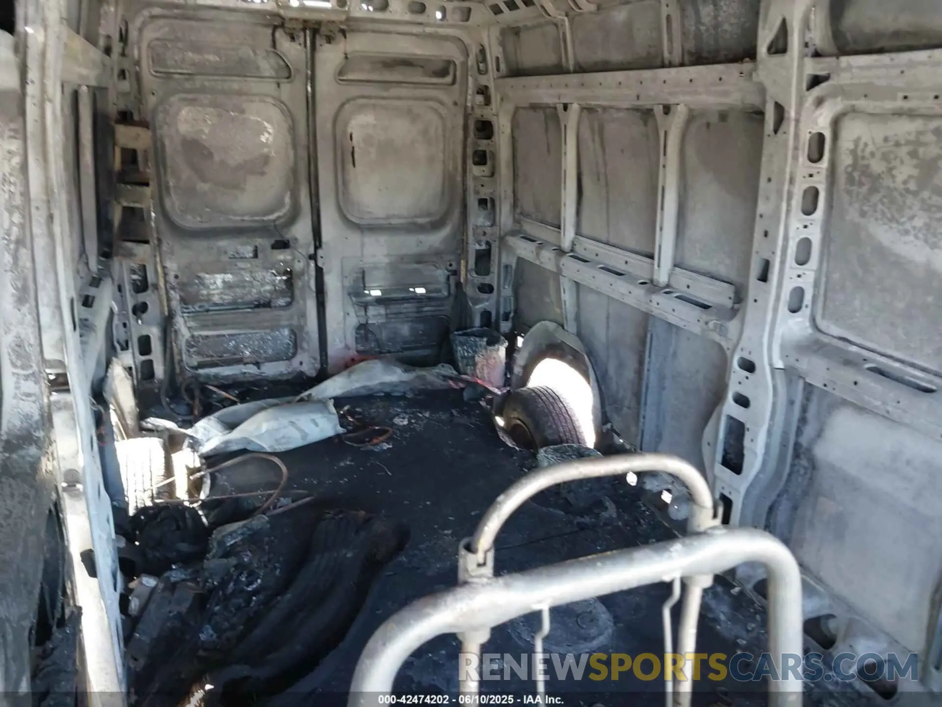 8 Photograph of a damaged car 3C6LRVDG8ME565544 RAM PROMASTER 2500 2021