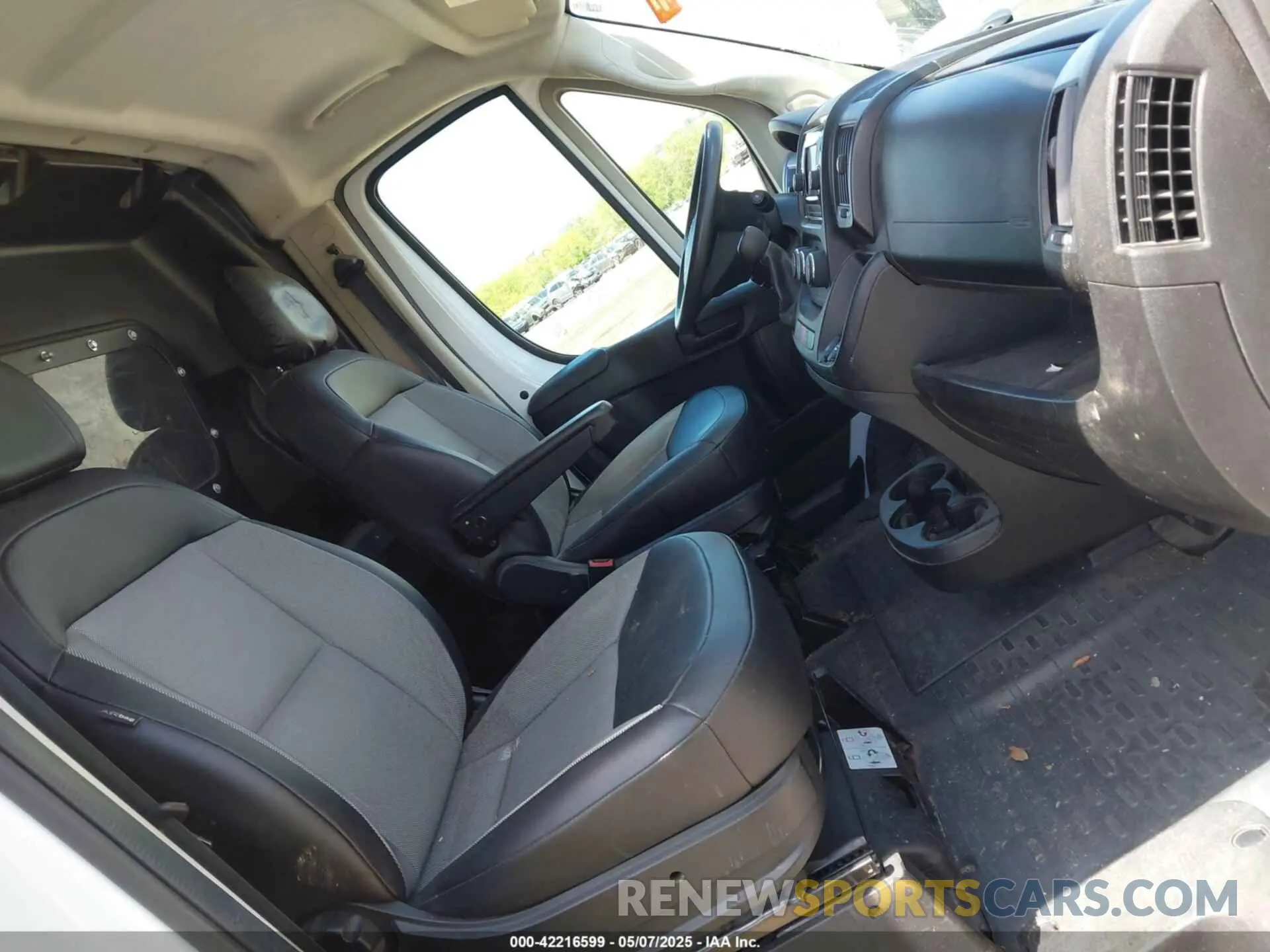 5 Photograph of a damaged car 3C6LRVVG4ME529686 RAM PROMASTER 2500 2021