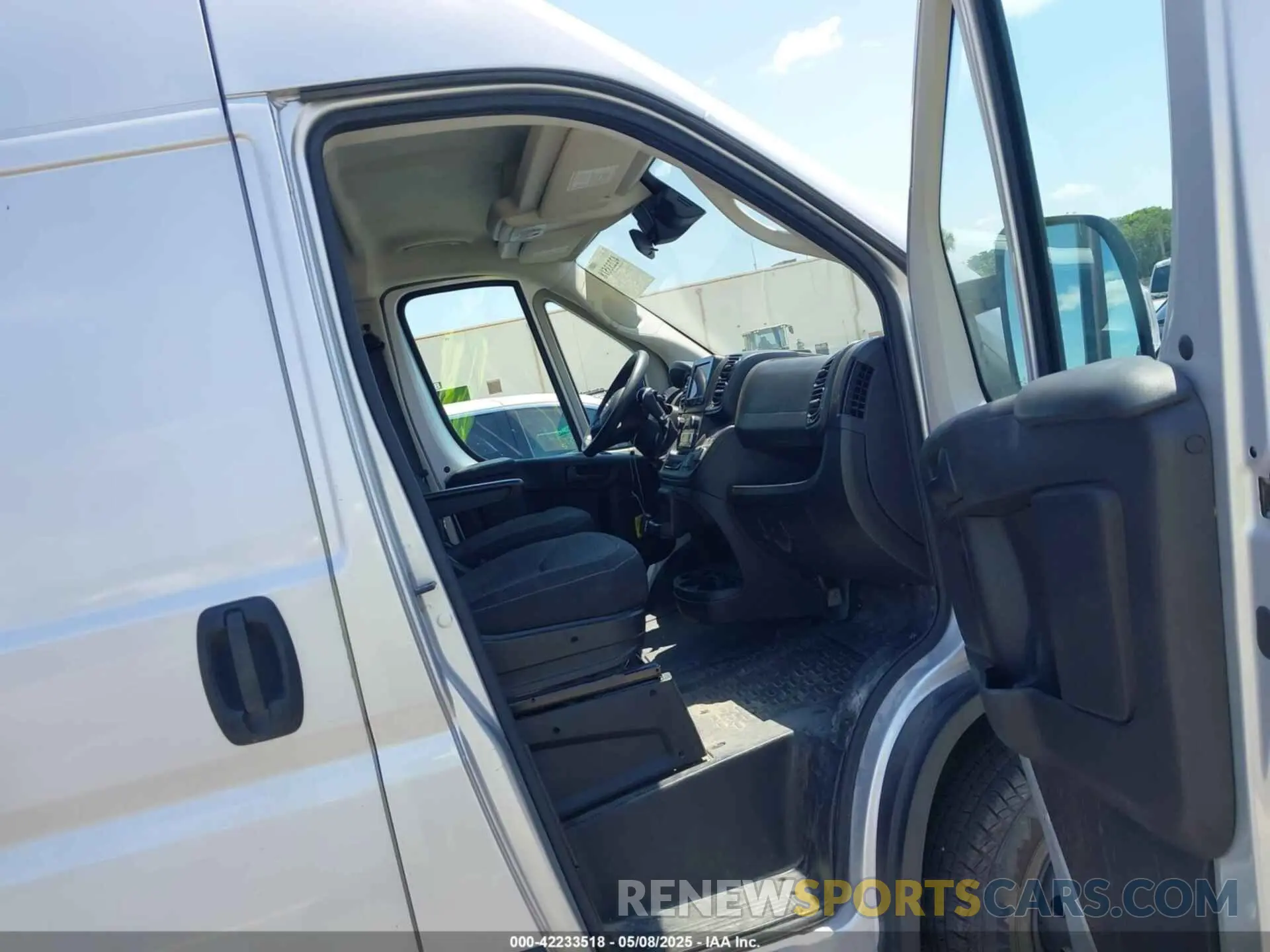 5 Photograph of a damaged car 3C6LRVDG2NE123344 RAM PROMASTER 2500 2022