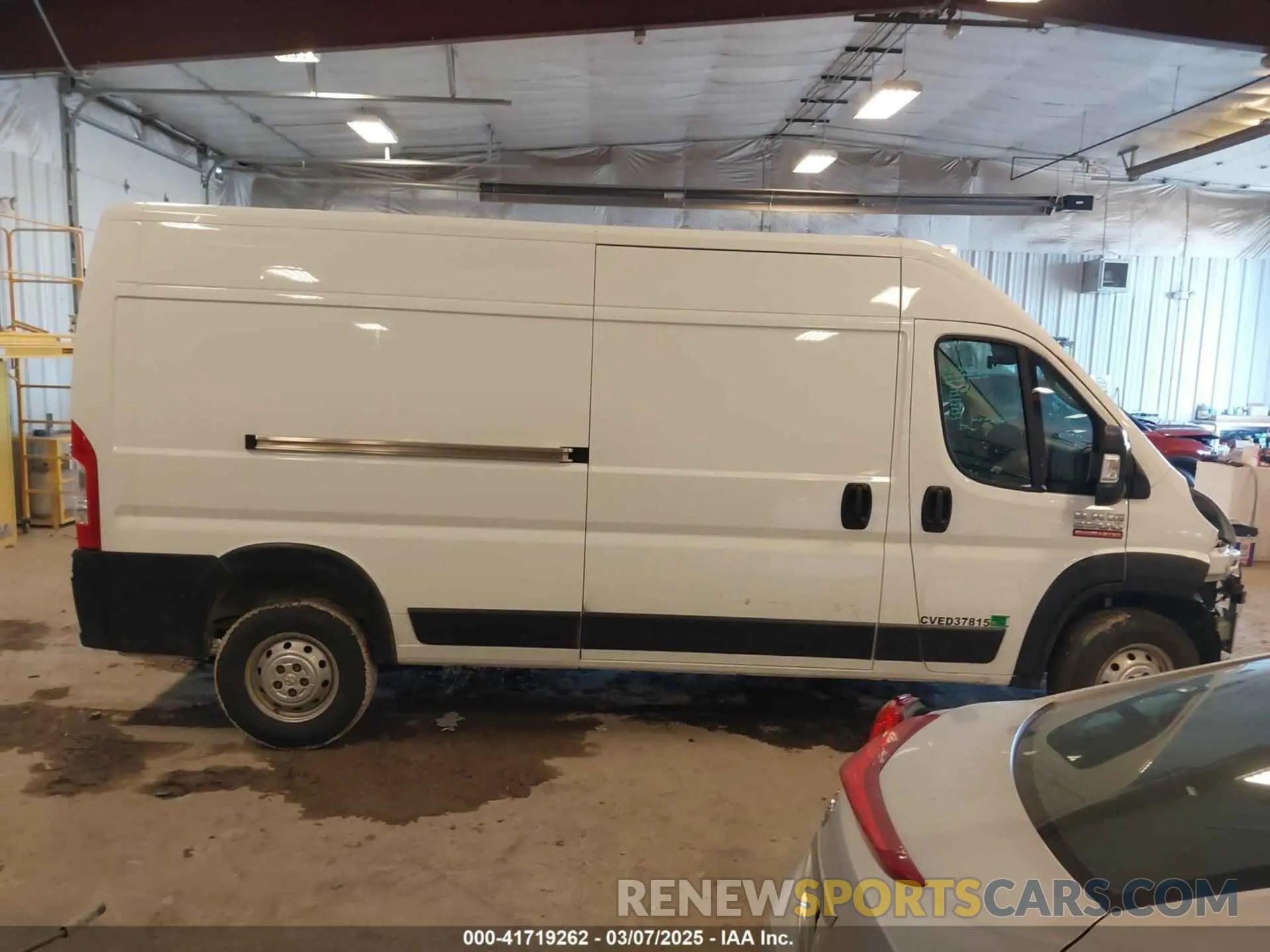 13 Photograph of a damaged car 3C6LRVDG8NE123381 RAM PROMASTER 2500 2022