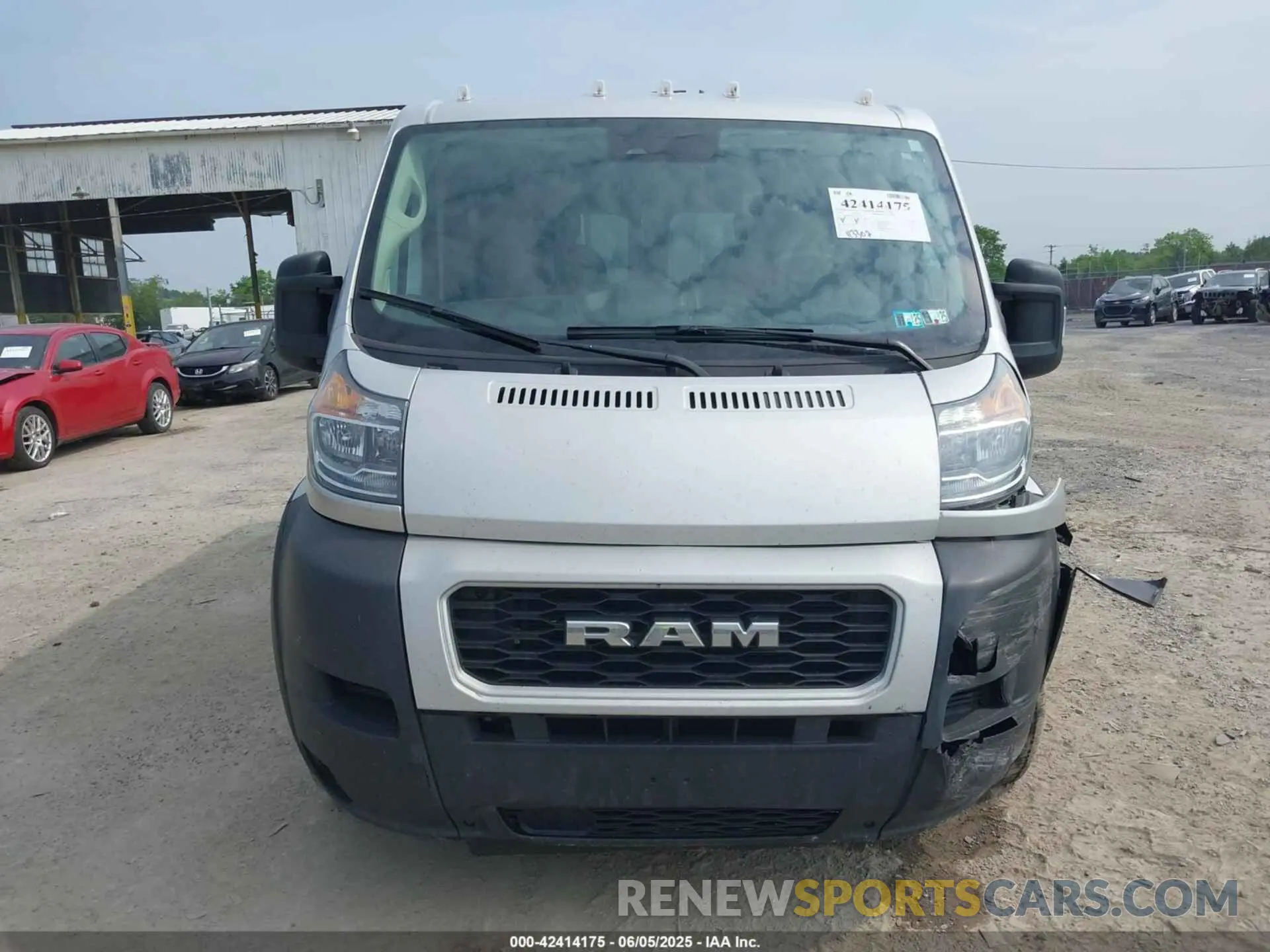 12 Photograph of a damaged car 3C6LRVVG3NE110178 RAM PROMASTER 2500 2022