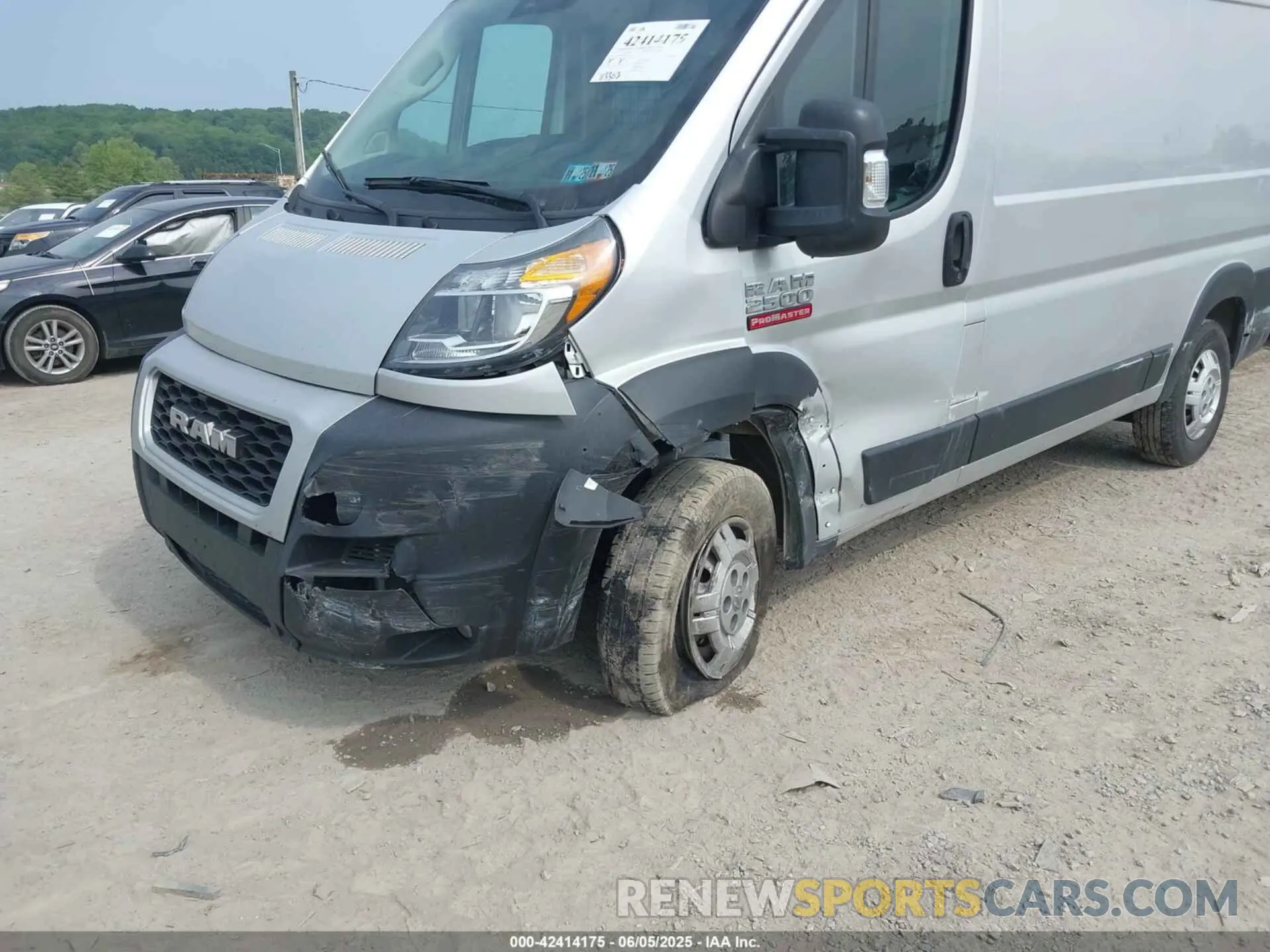 6 Photograph of a damaged car 3C6LRVVG3NE110178 RAM PROMASTER 2500 2022