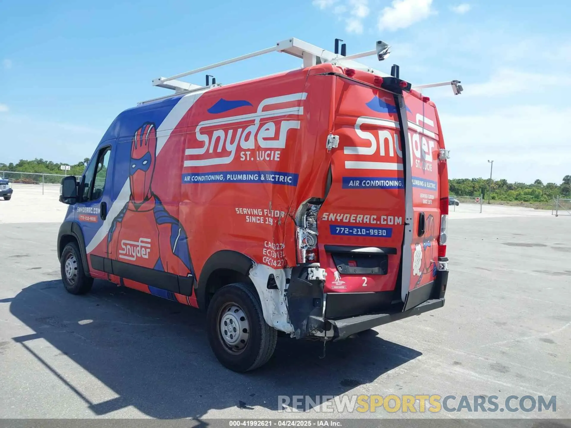 3 Photograph of a damaged car 3C6LRVCG0PE520927 RAM PROMASTER 2500 2023