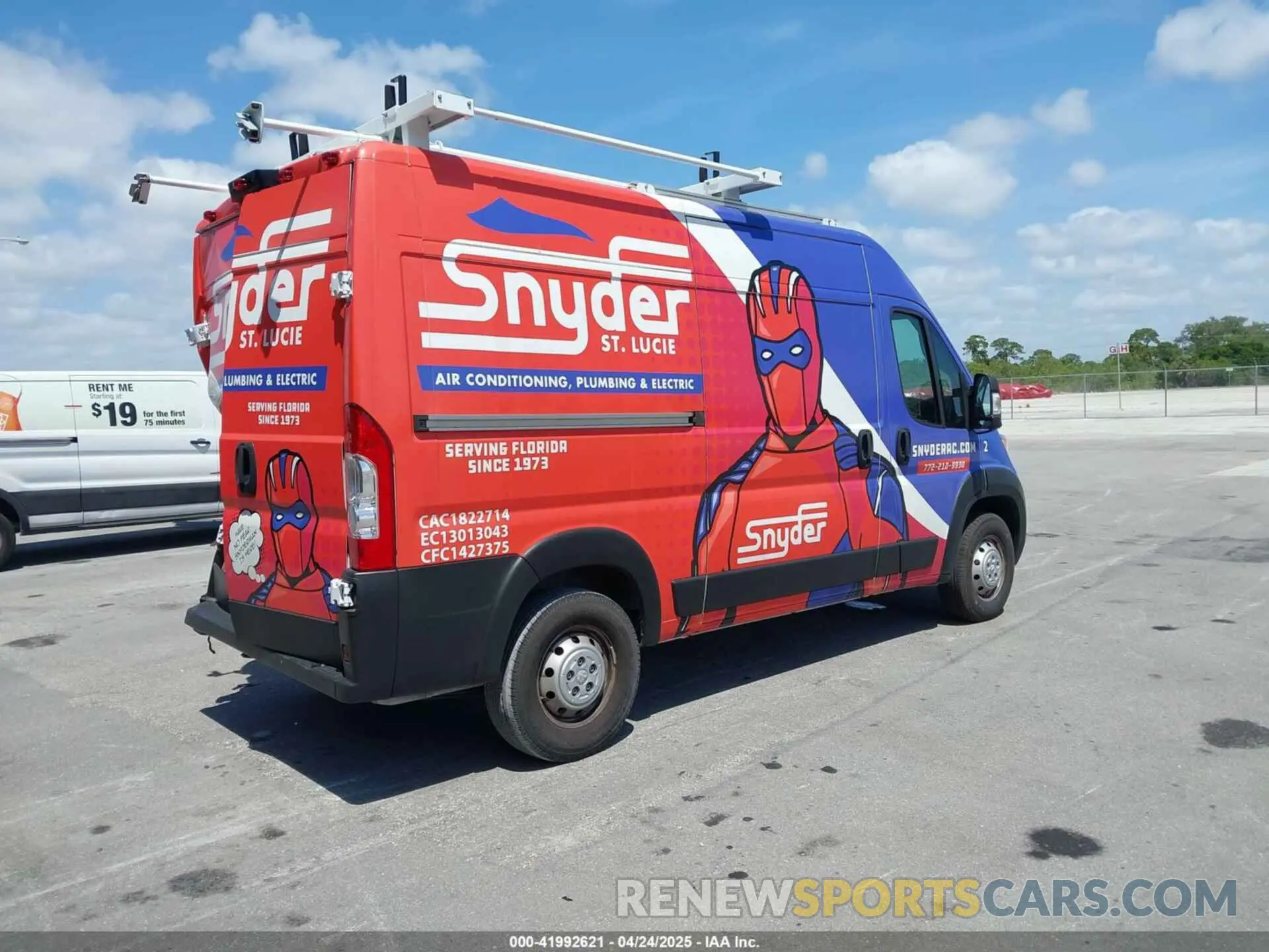 4 Photograph of a damaged car 3C6LRVCG0PE520927 RAM PROMASTER 2500 2023