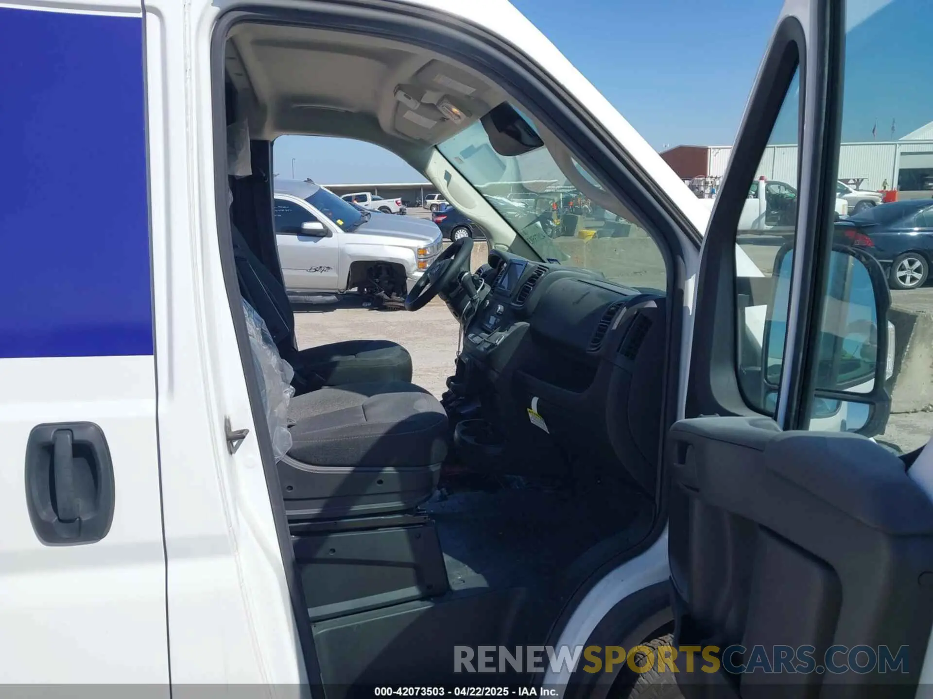 5 Photograph of a damaged car 3C6LRVCG3PE518637 RAM PROMASTER 2500 2023