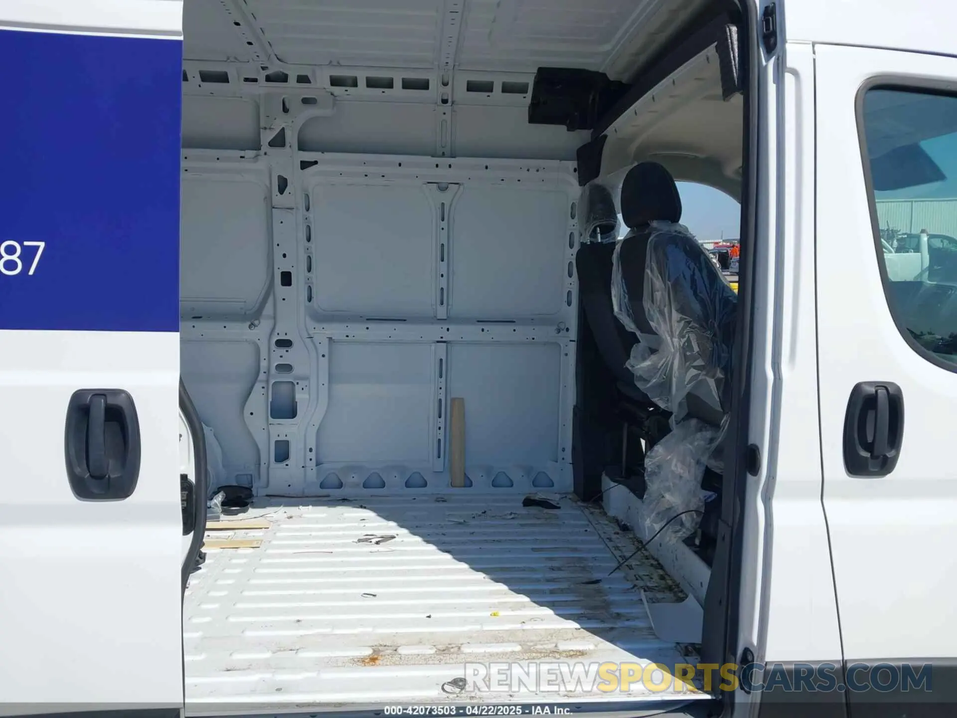 8 Photograph of a damaged car 3C6LRVCG3PE518637 RAM PROMASTER 2500 2023