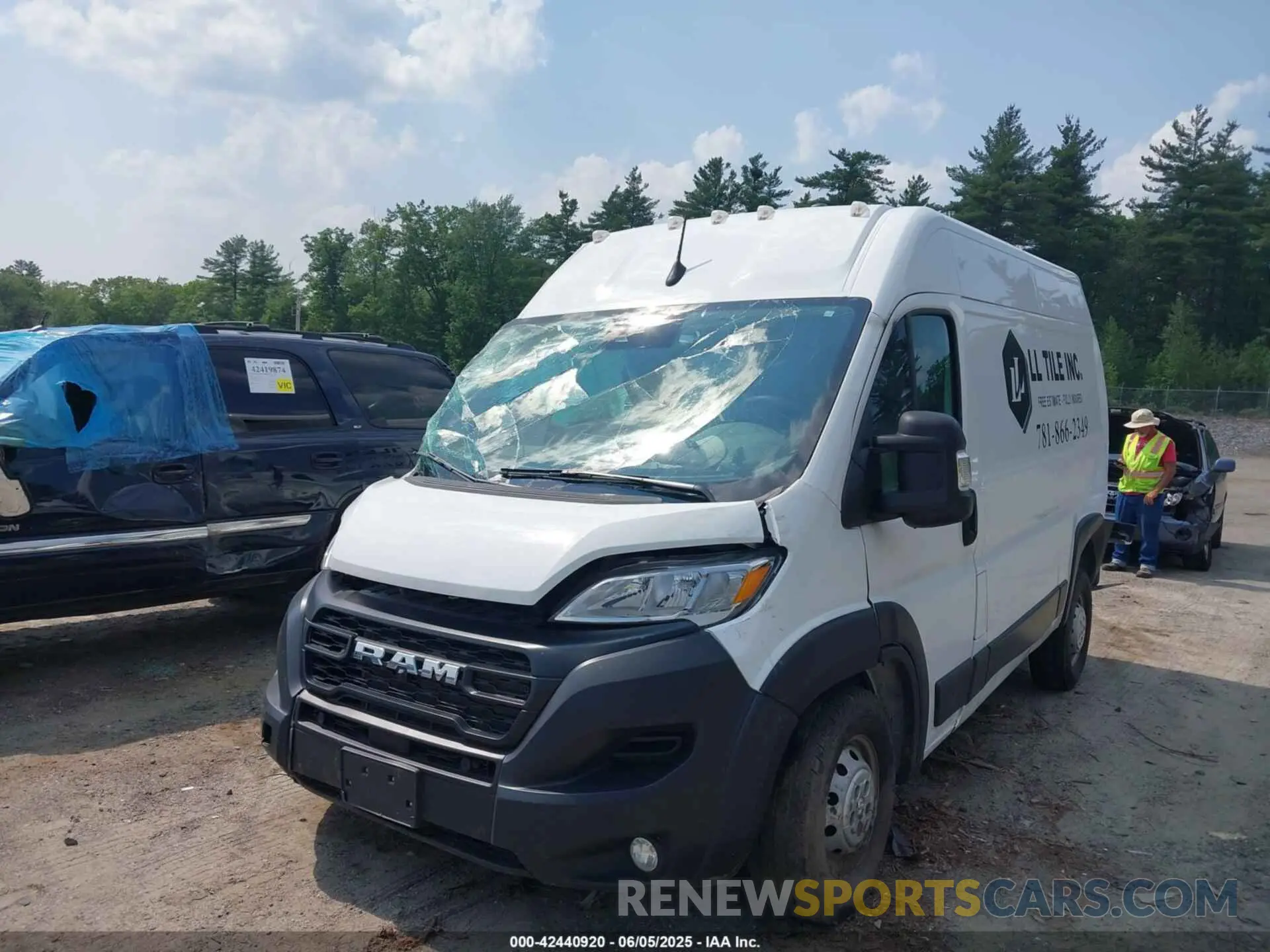2 Photograph of a damaged car 3C6LRVCG9PE552016 RAM PROMASTER 2500 2023