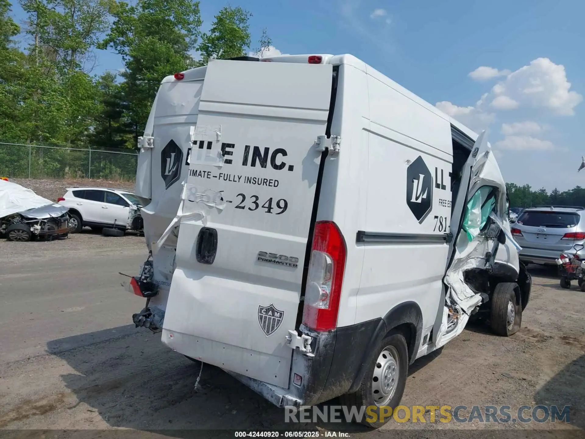 4 Photograph of a damaged car 3C6LRVCG9PE552016 RAM PROMASTER 2500 2023
