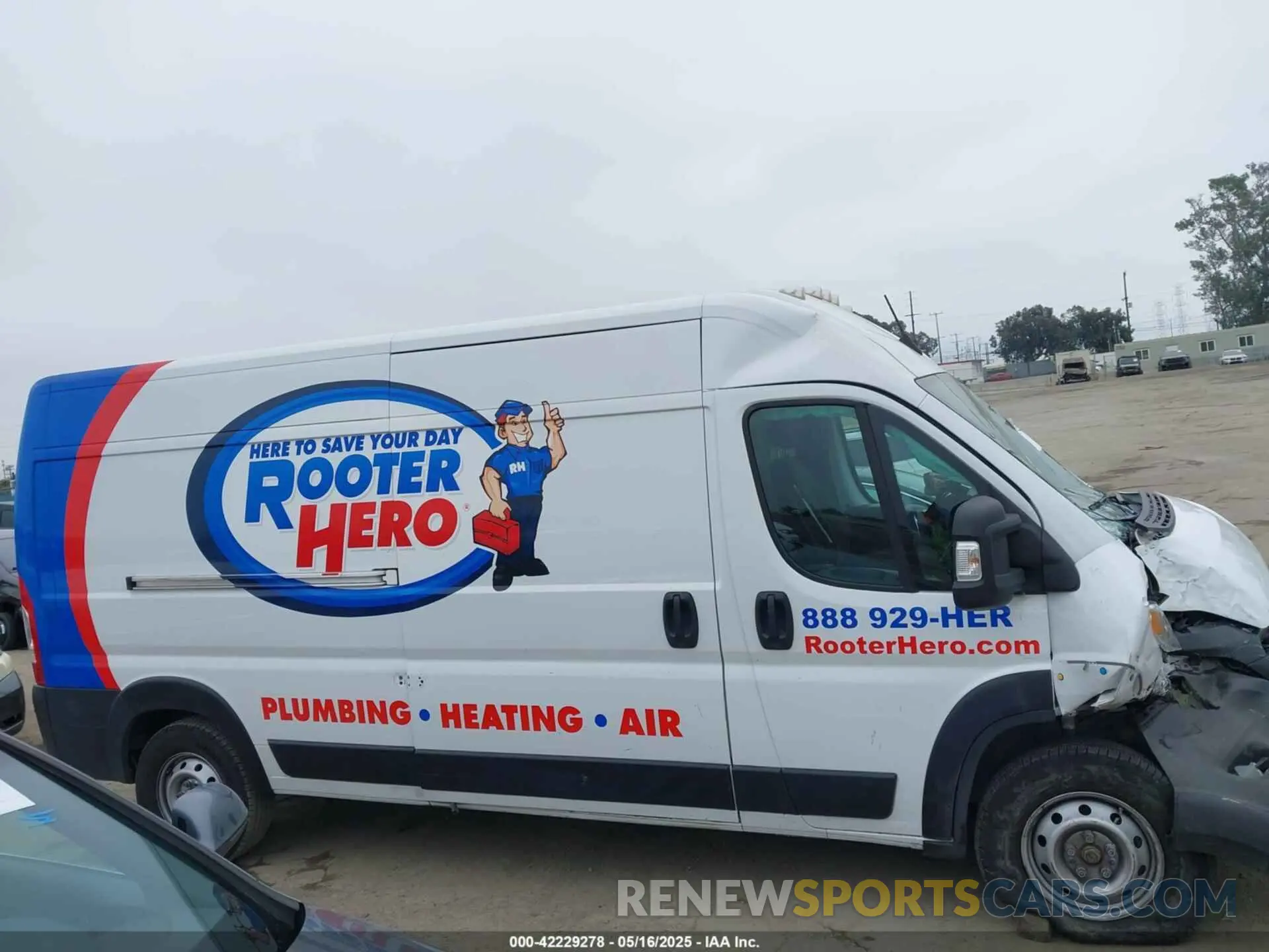 13 Photograph of a damaged car 3C6LRVDG0PE518397 RAM PROMASTER 2500 2023