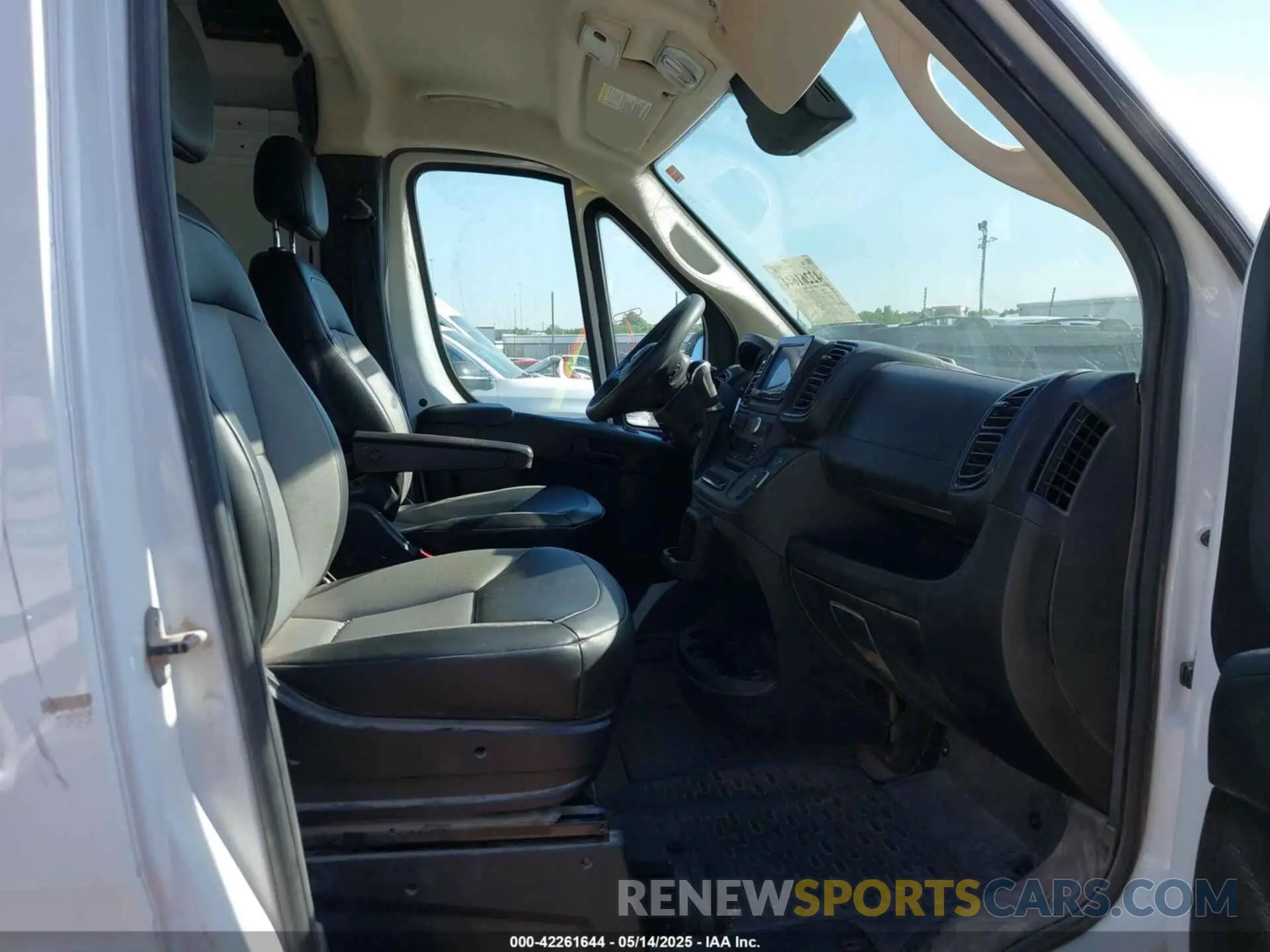 5 Photograph of a damaged car 3C6LRVDG0PE563680 RAM PROMASTER 2500 2023