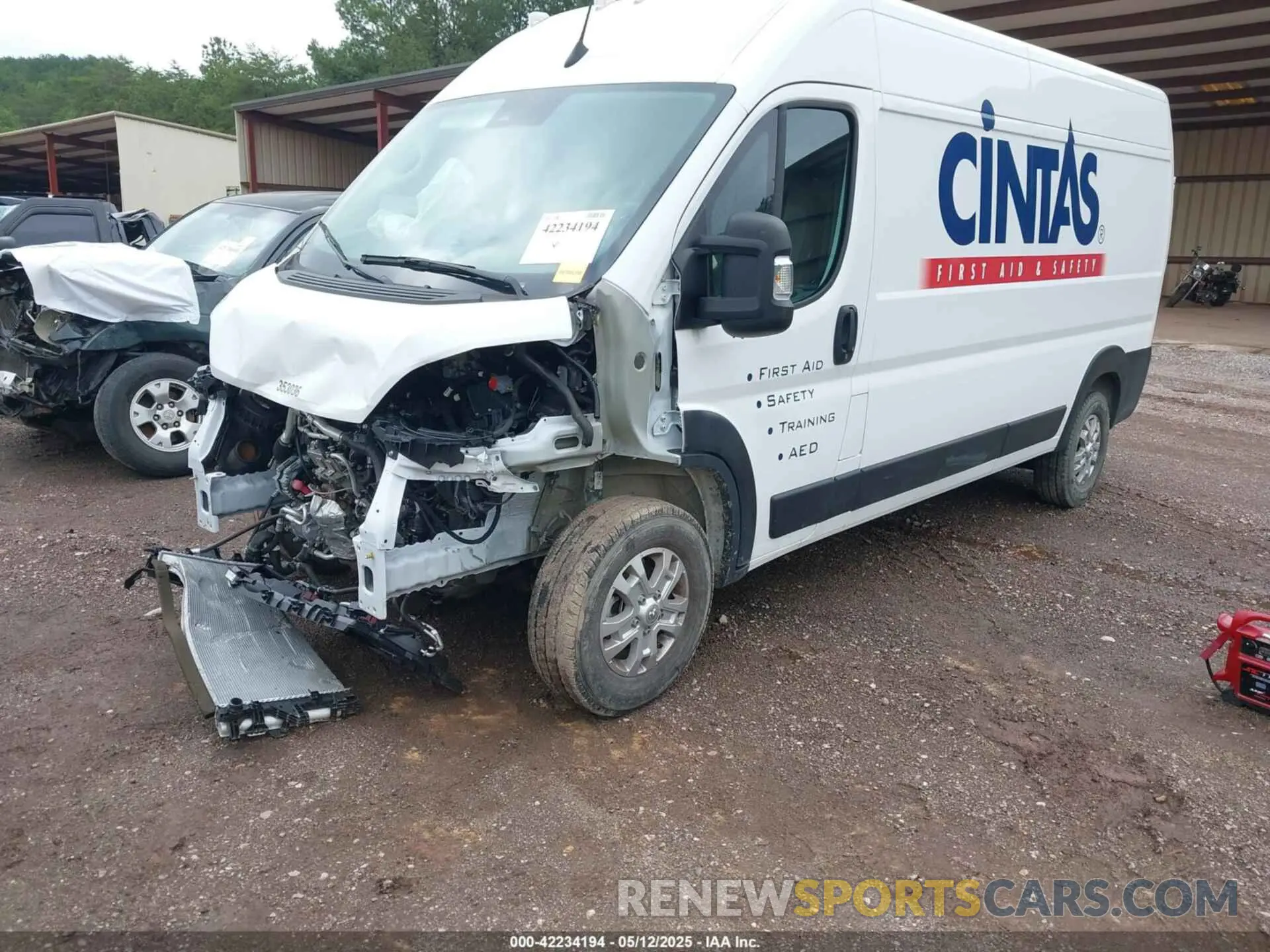 2 Photograph of a damaged car 3C6LRVDG1PE564241 RAM PROMASTER 2500 2023
