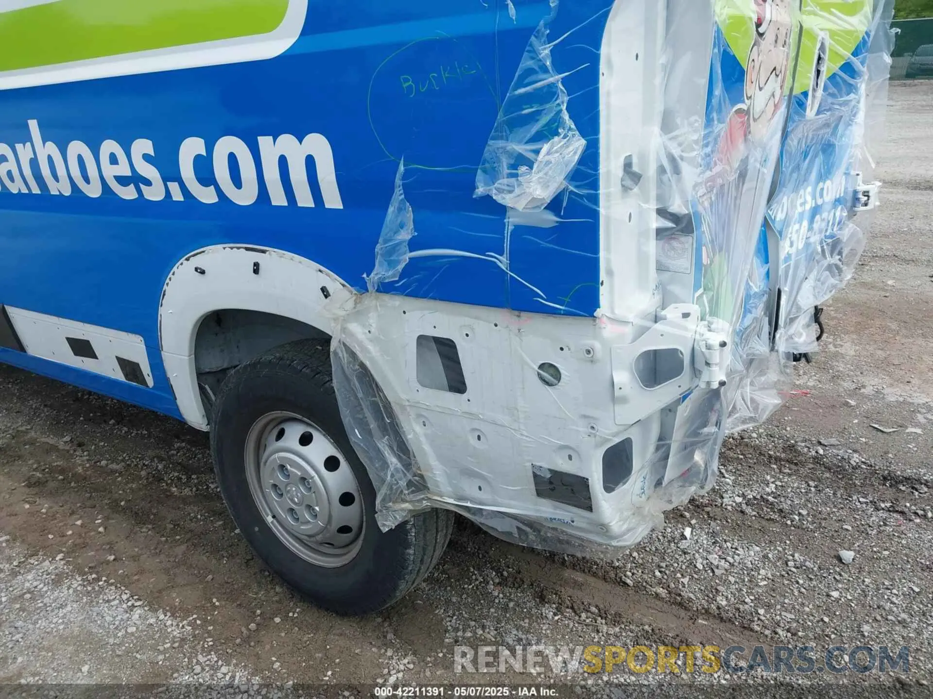 17 Photograph of a damaged car 3C6LRVDG1PE571643 RAM PROMASTER 2500 2023