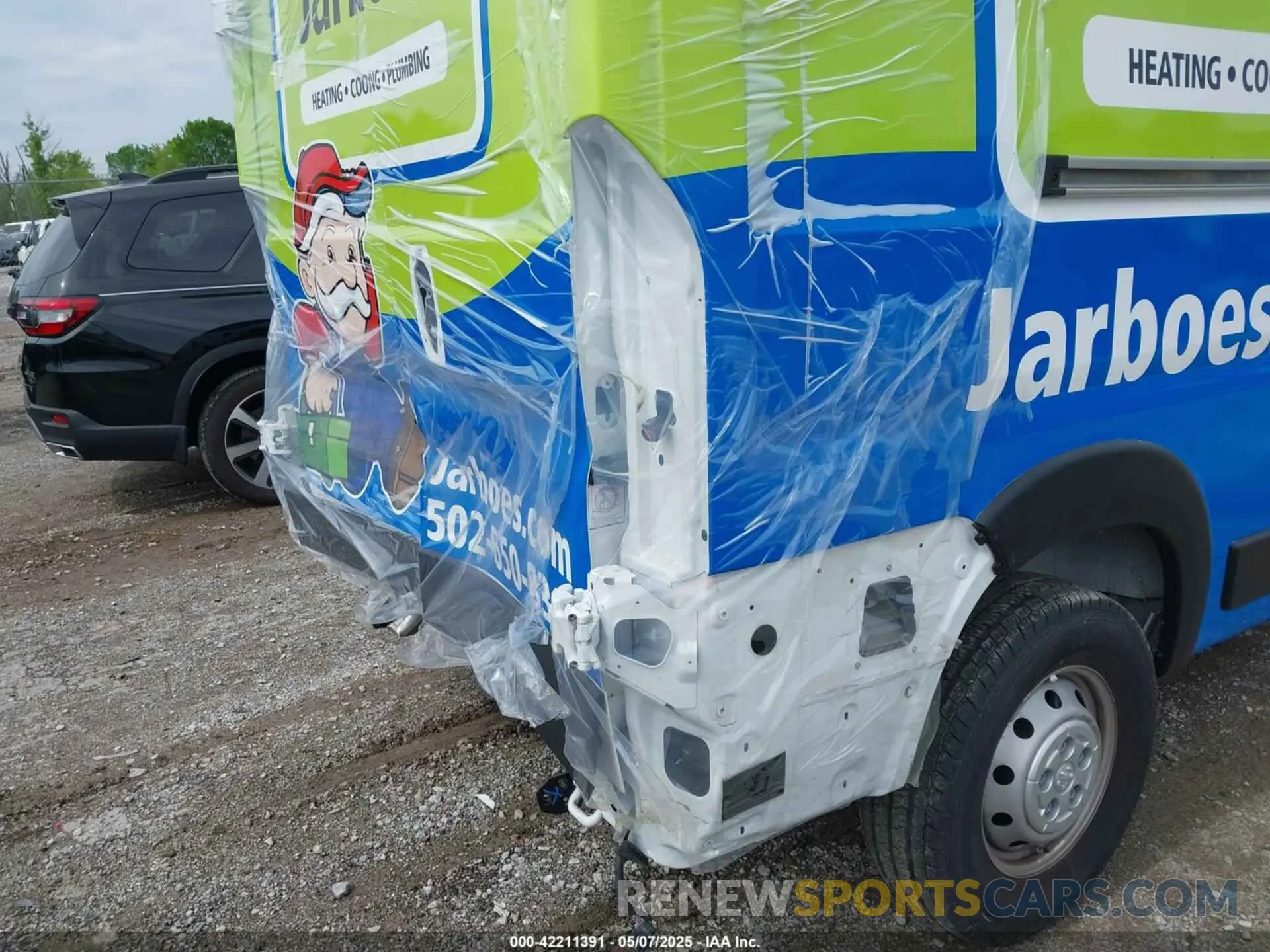 18 Photograph of a damaged car 3C6LRVDG1PE571643 RAM PROMASTER 2500 2023