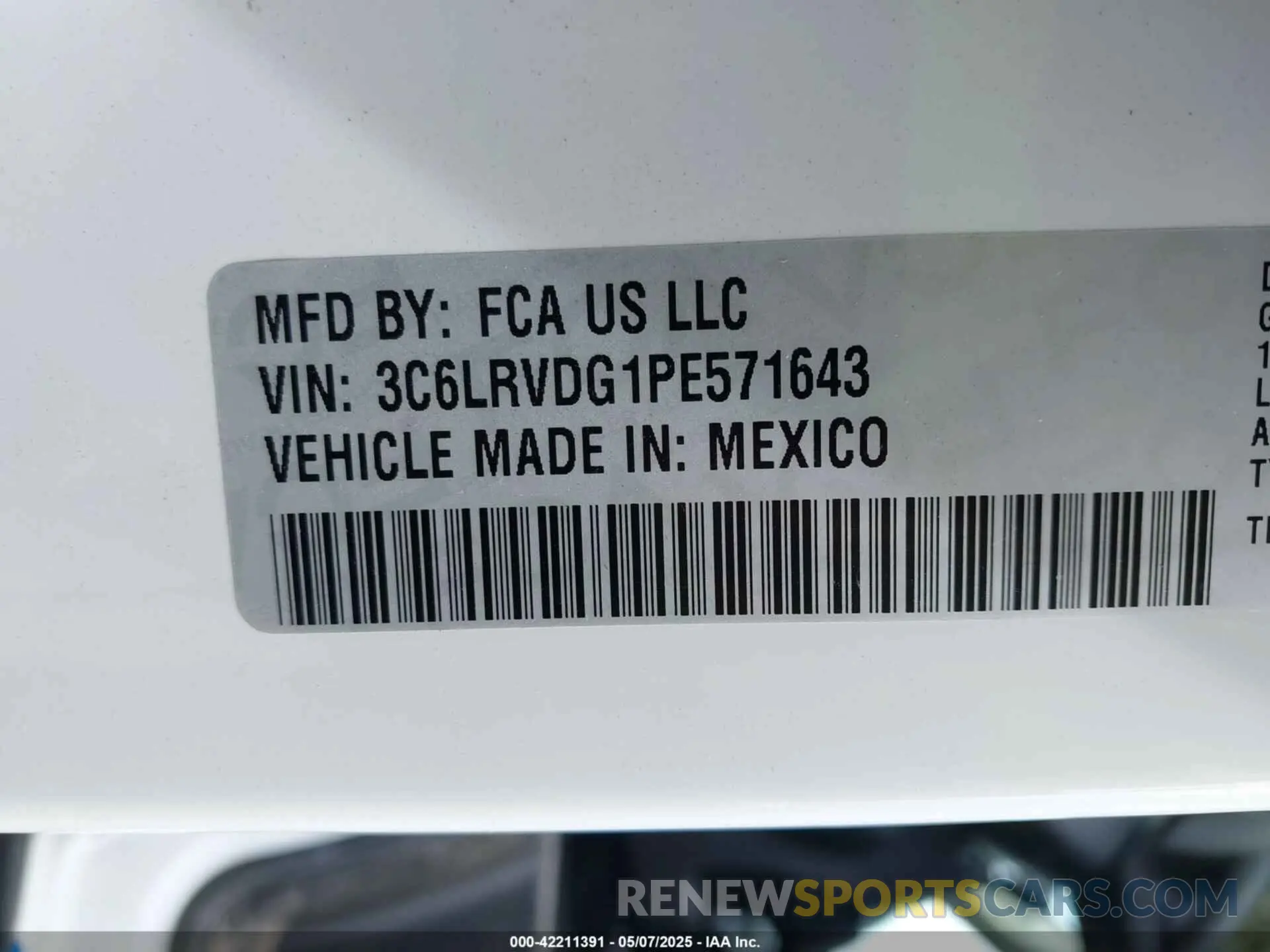 9 Photograph of a damaged car 3C6LRVDG1PE571643 RAM PROMASTER 2500 2023