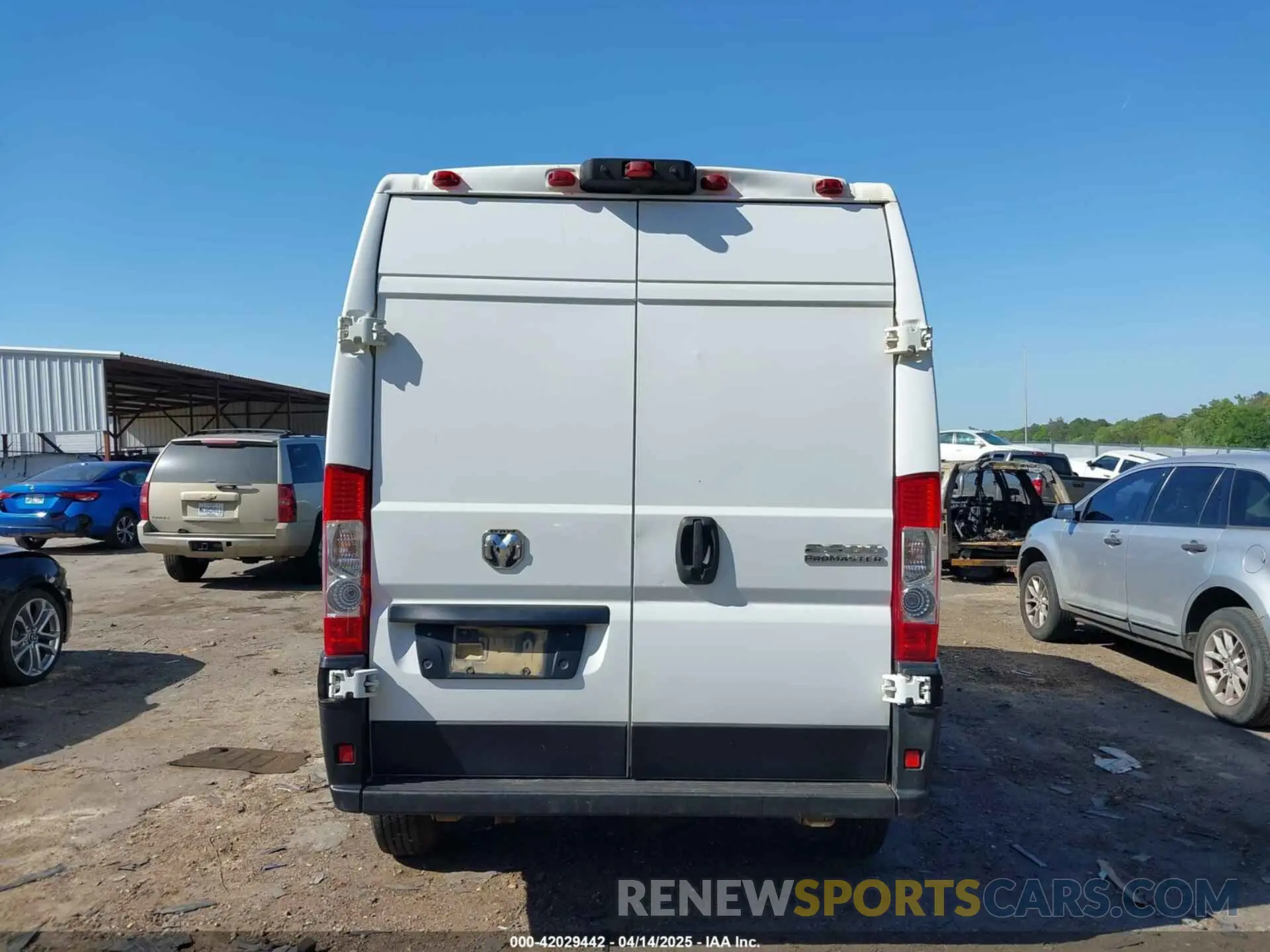 16 Photograph of a damaged car 3C6LRVDG1PE583873 RAM PROMASTER 2500 2023