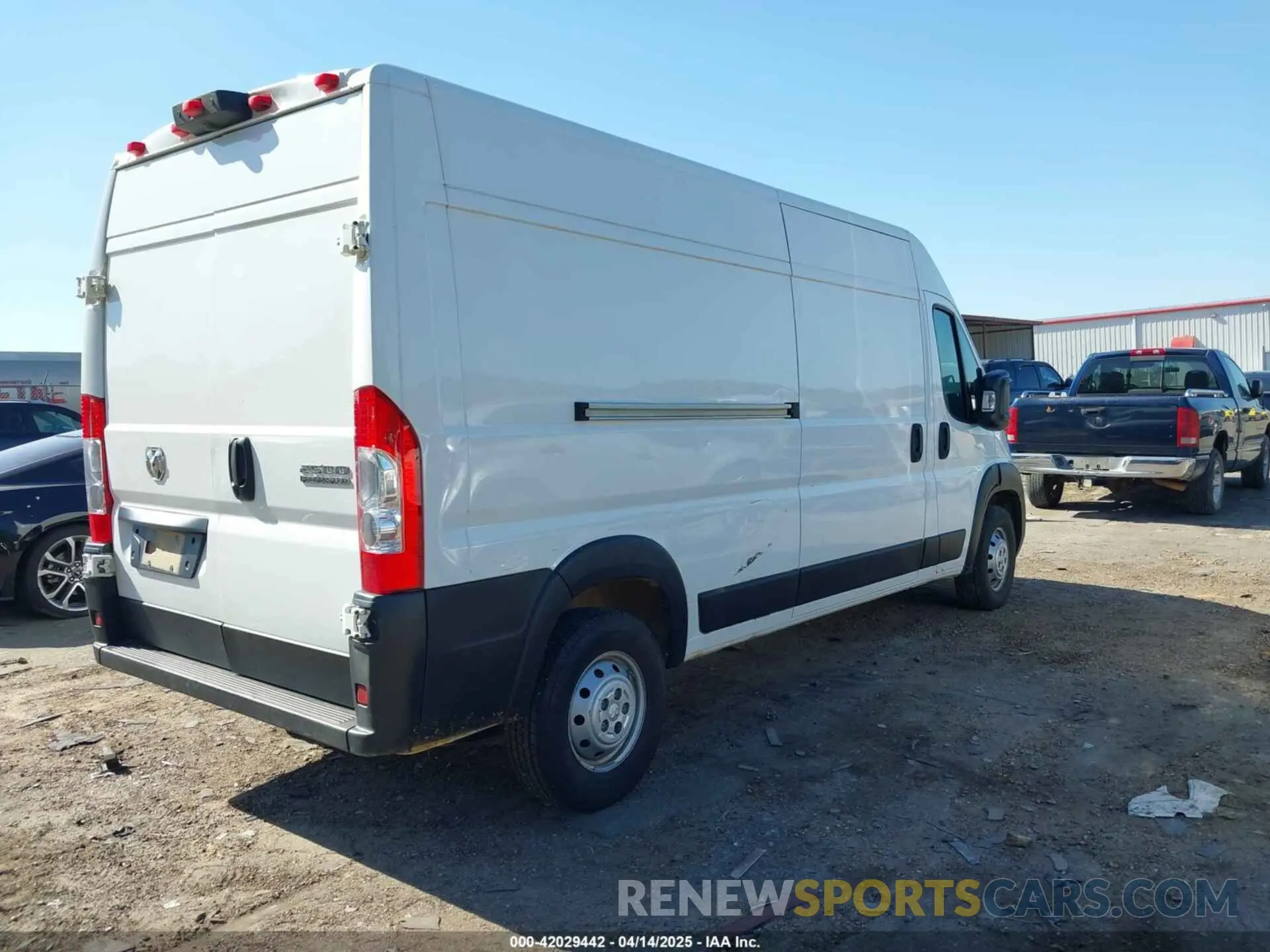 4 Photograph of a damaged car 3C6LRVDG1PE583873 RAM PROMASTER 2500 2023