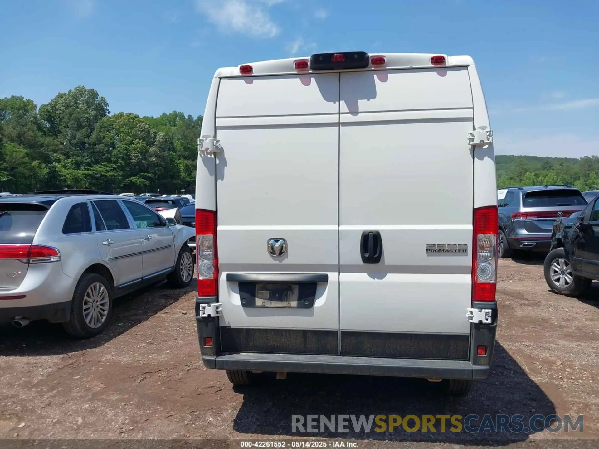 16 Photograph of a damaged car 3C6LRVDG1PE588149 RAM PROMASTER 2500 2023